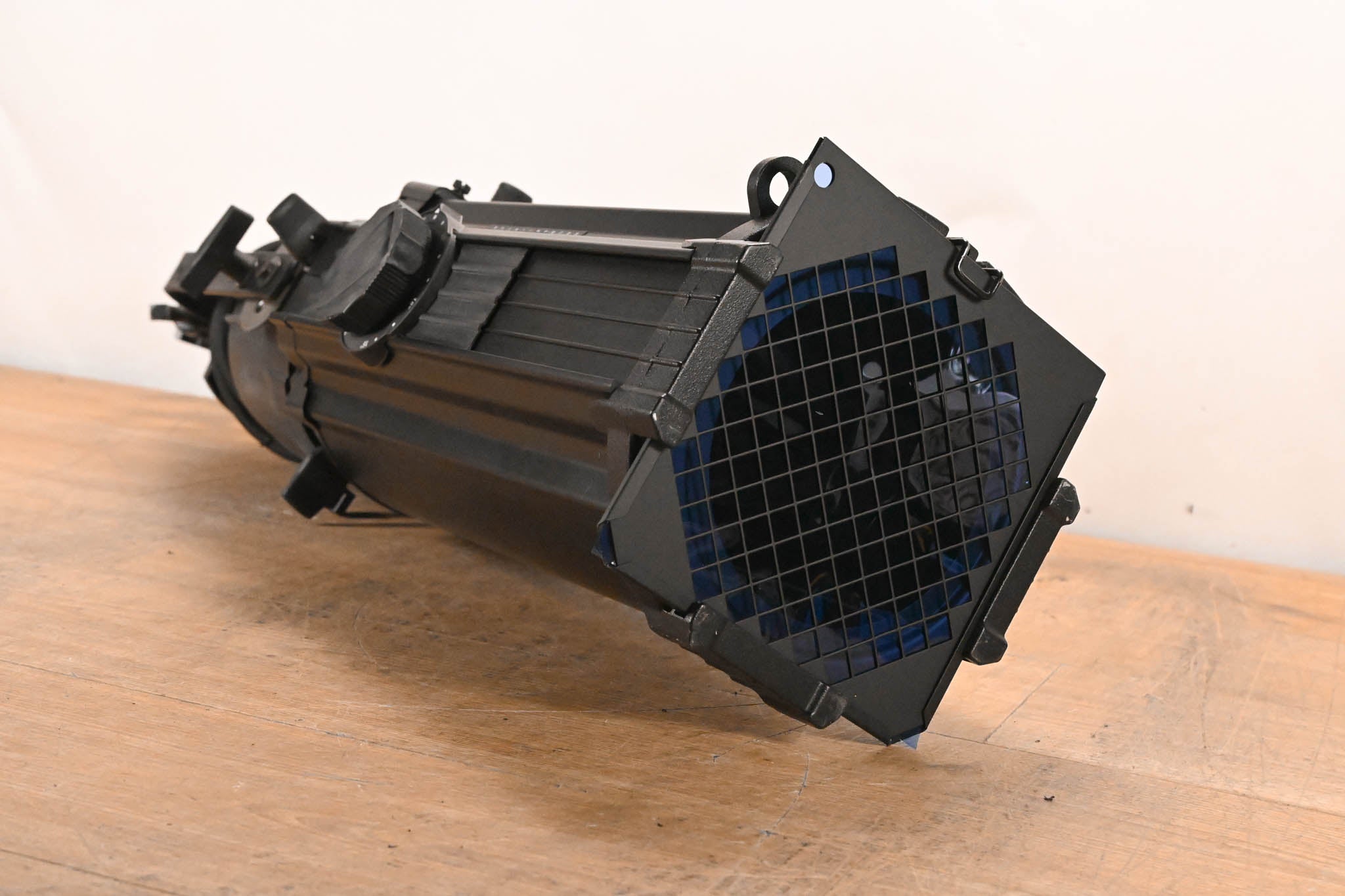 ETC Source Four Zoom 15-30 Degree 750 Ellipsoidal Light