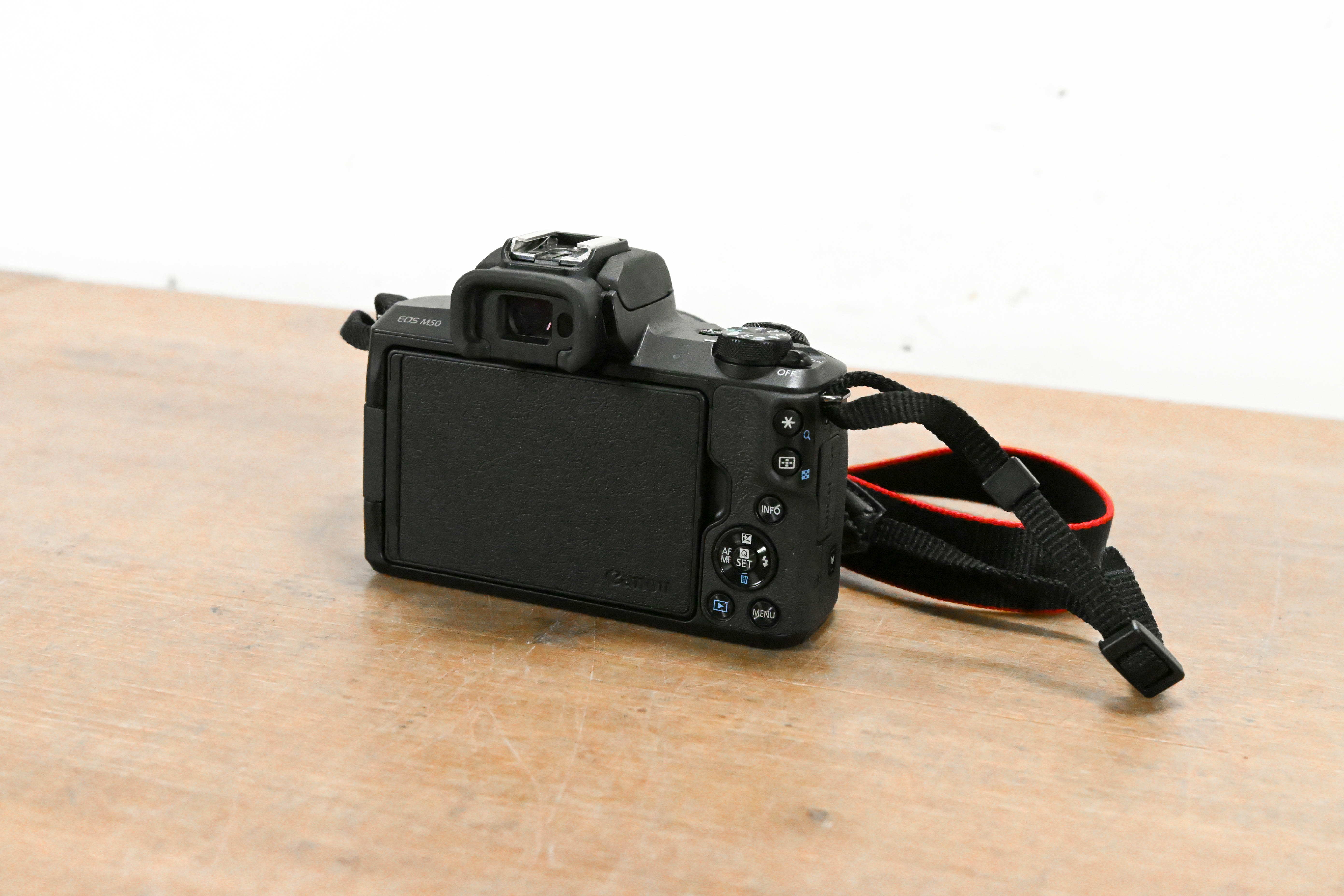 Canon EOS M50 Mirrorless Camera with EF-M 15-45mm f/3.5-6.3 IS STM Lens