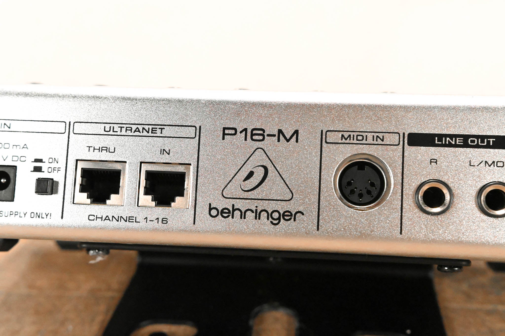 Behringer Powerplay P16-M 16-Channel Digital Personal Mixer