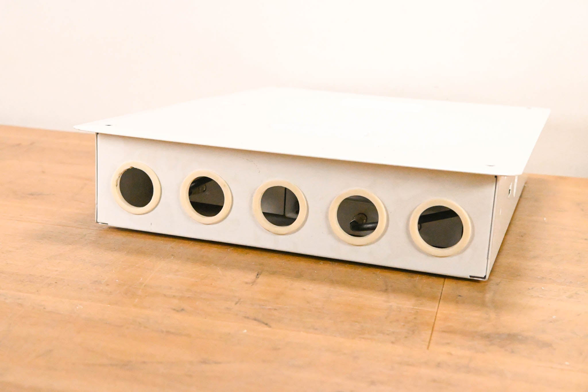 Channel Vision DP-3/12-II Amplified RF Coax Distribution Panel