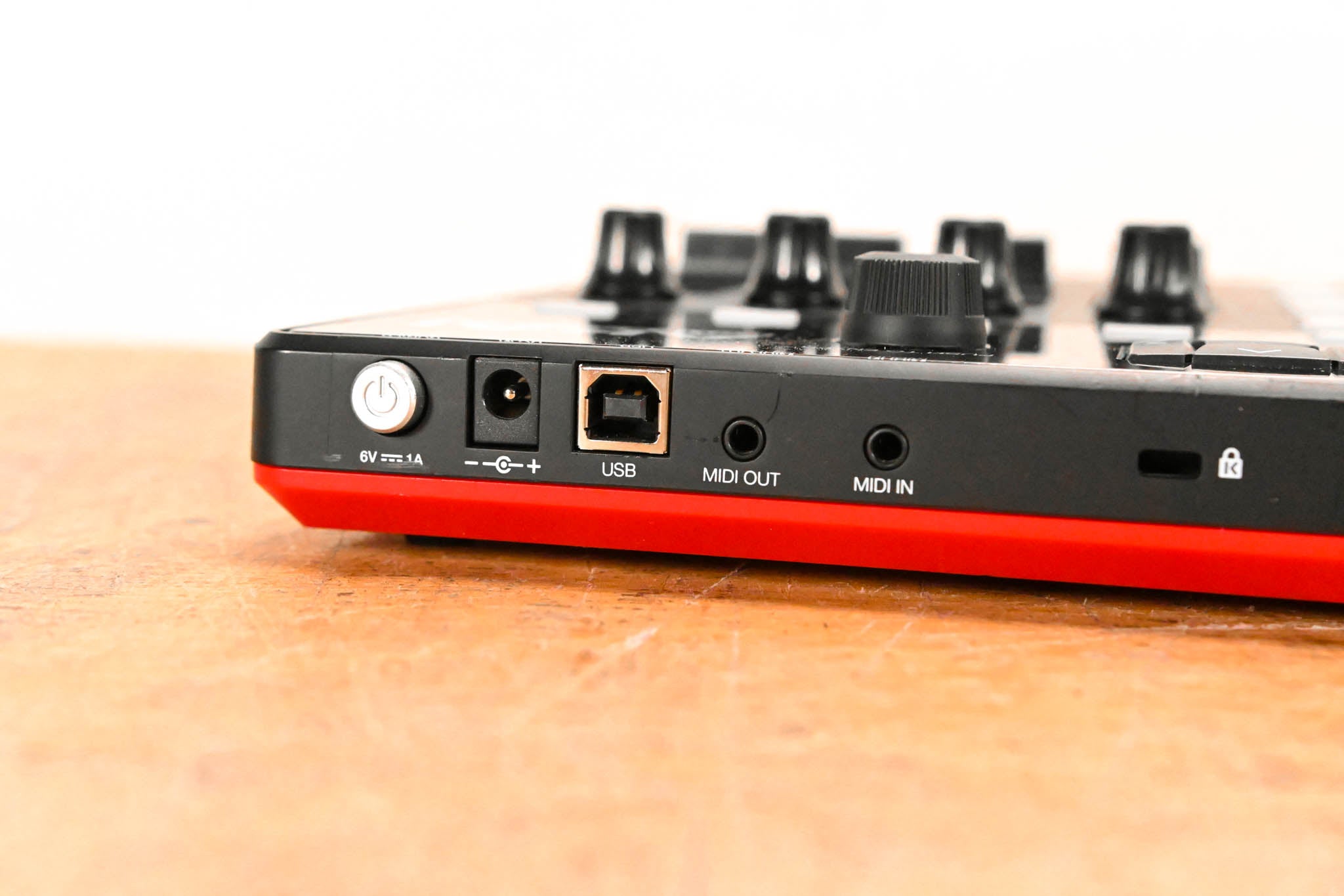 Akai MPD226 Midi Pad Controller (NO POWER SUPPLY)