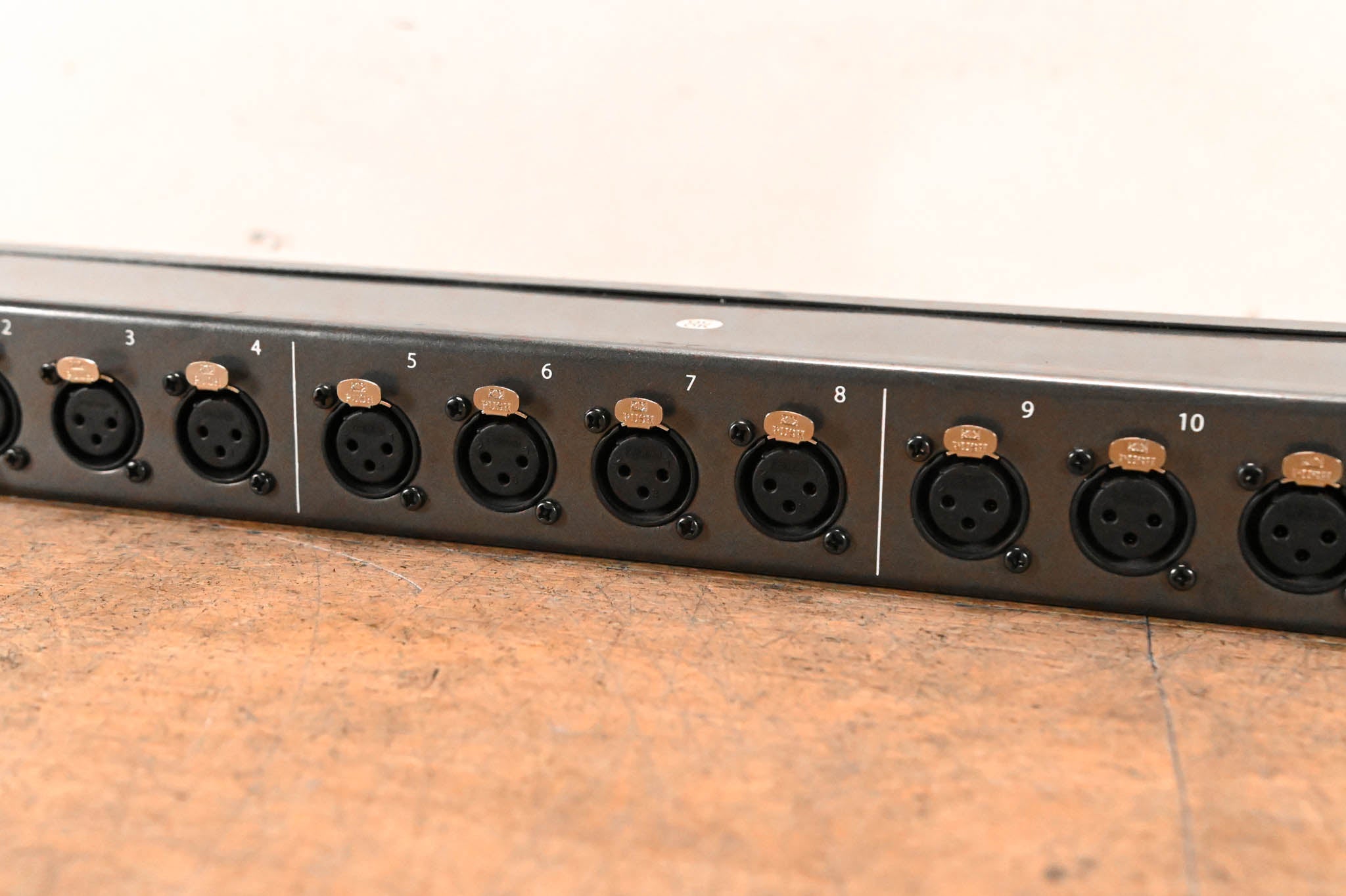 Hosa PDR-369 XLR3F to XLR3M Patch Bay