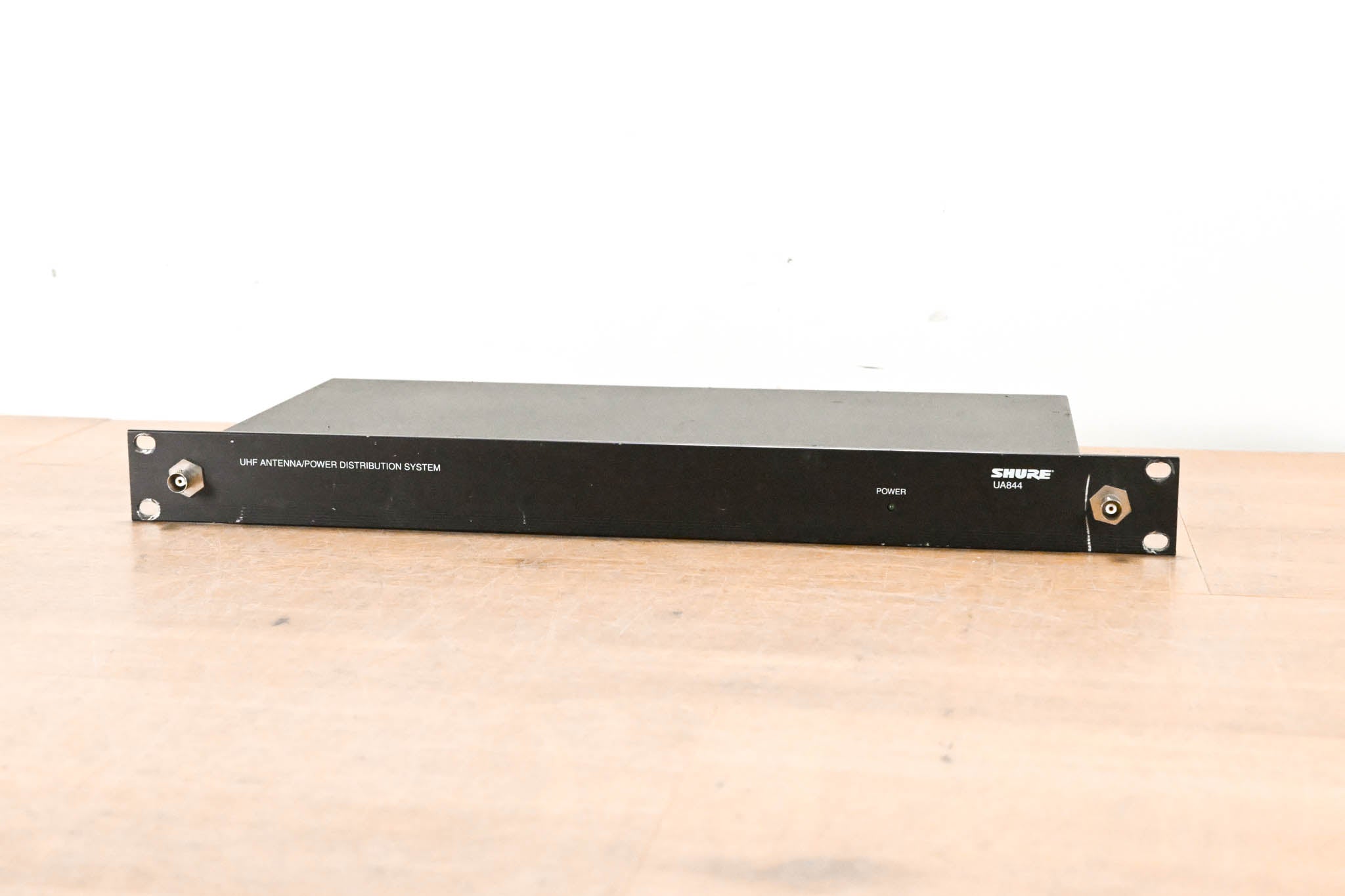Shure UA844 Antenna Distribution System - 470-900 MHz (NO POWER SUPPLY)