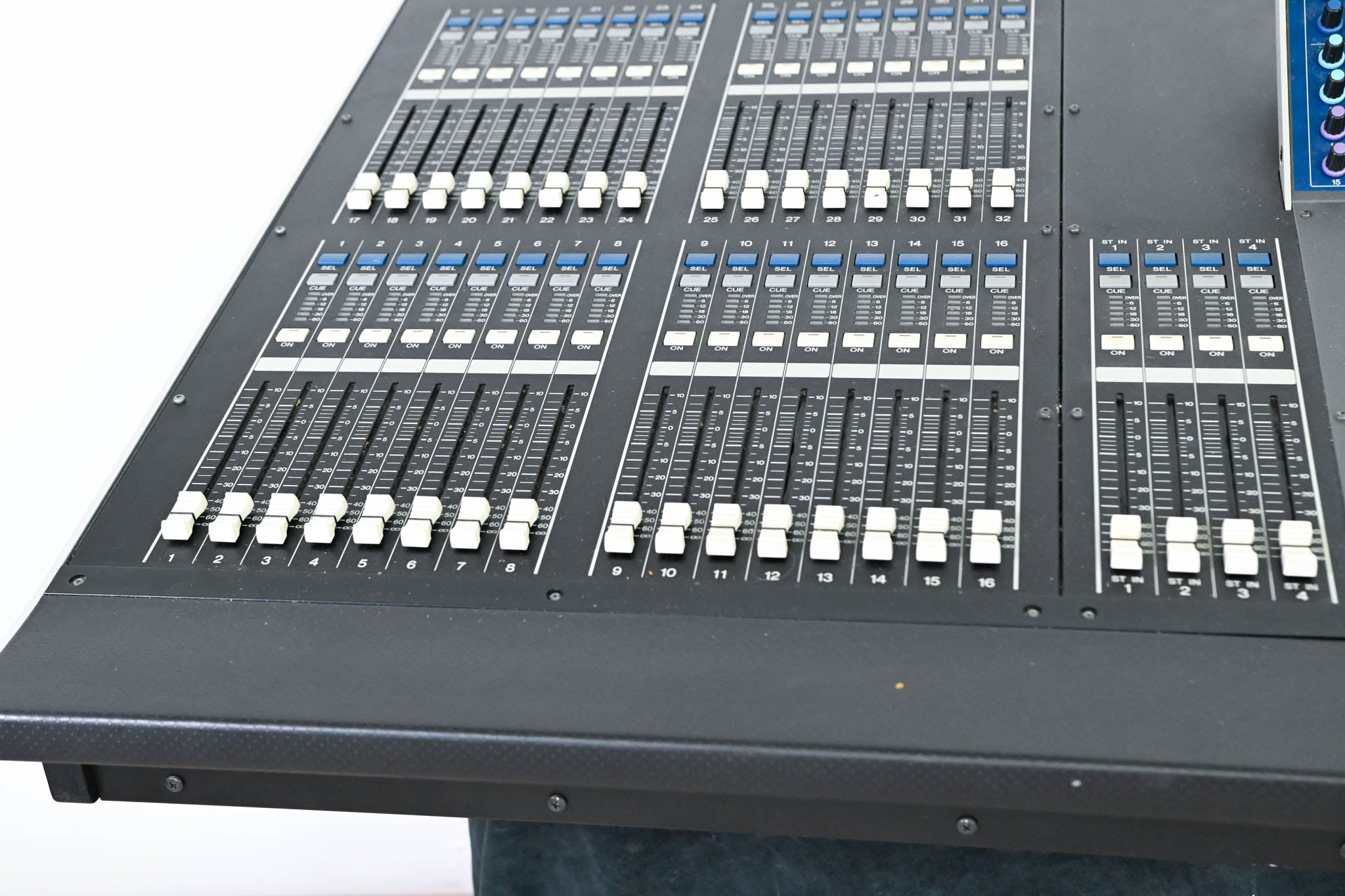 Yamaha M7CL-48 48-Channel Digital Audio Mixing Console