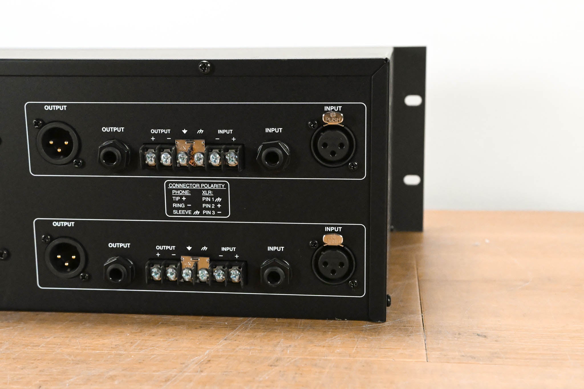 dbx 1231 Dual-Channel 31-Band Graphic Equalizer