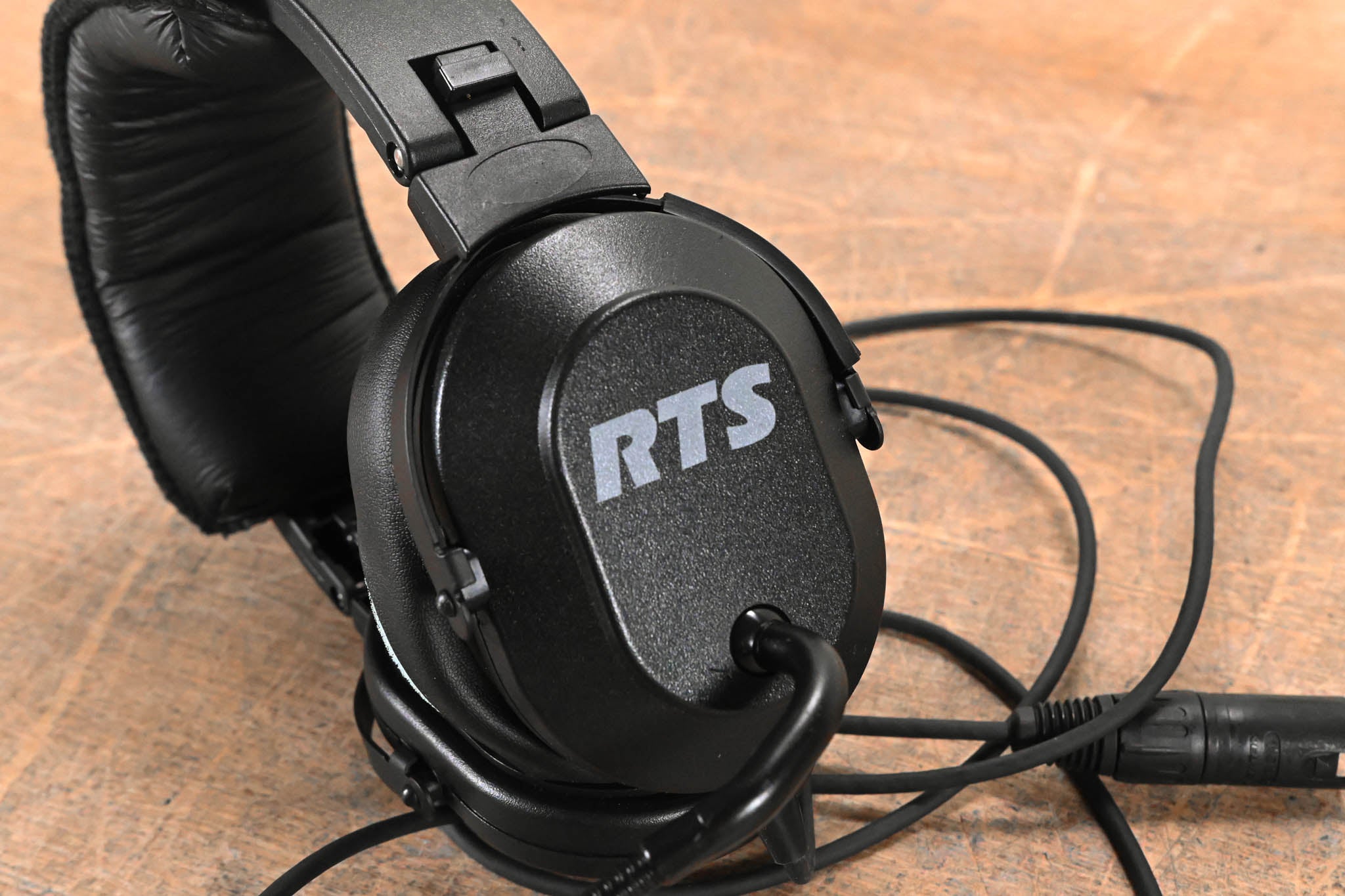 RTS HR-2 A4M Dual-Sided Full-Cushion Medium-Weight Intercom Headset