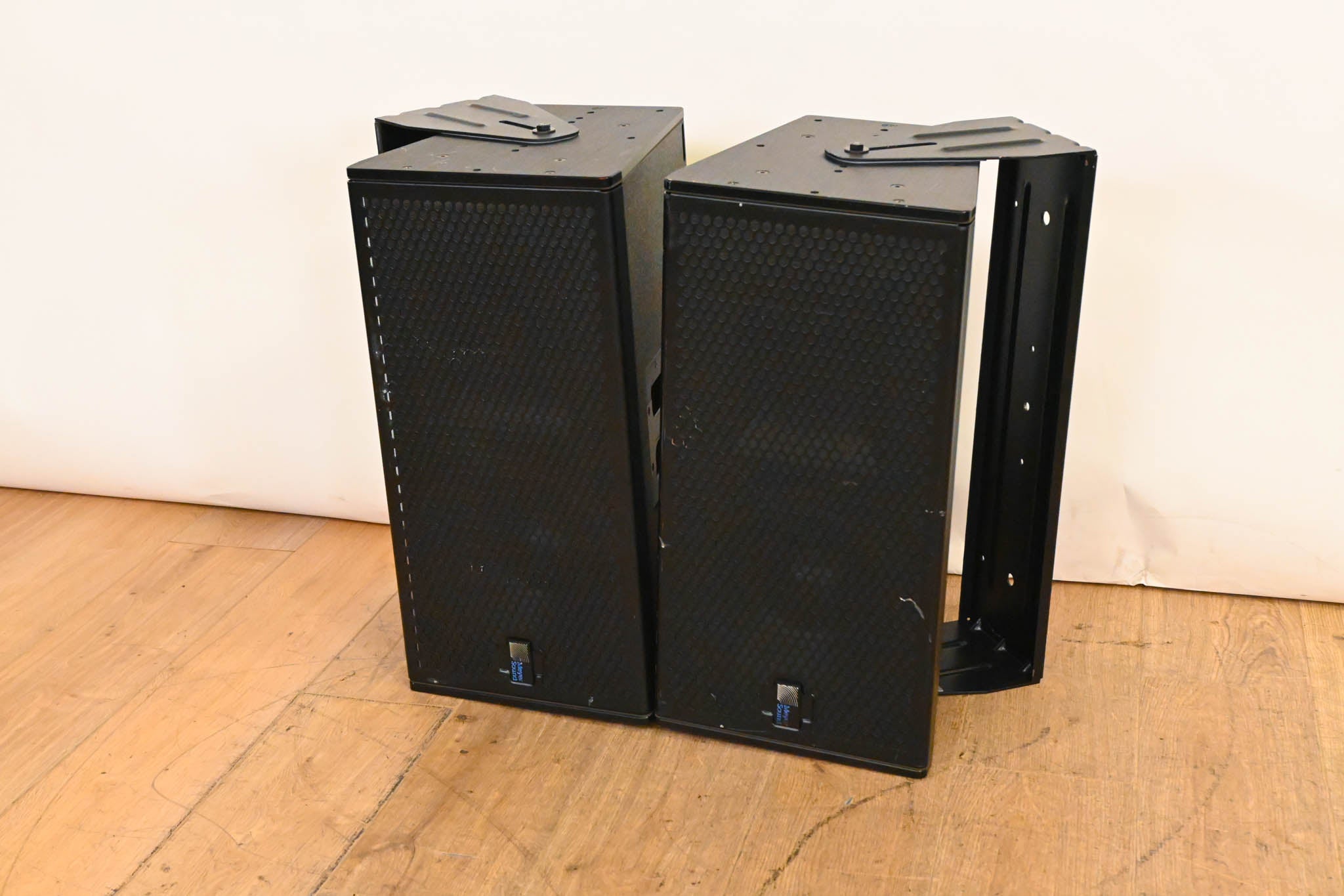 Meyer Sound UPJ-1P Compact VariO Loudspeaker (PAIR)