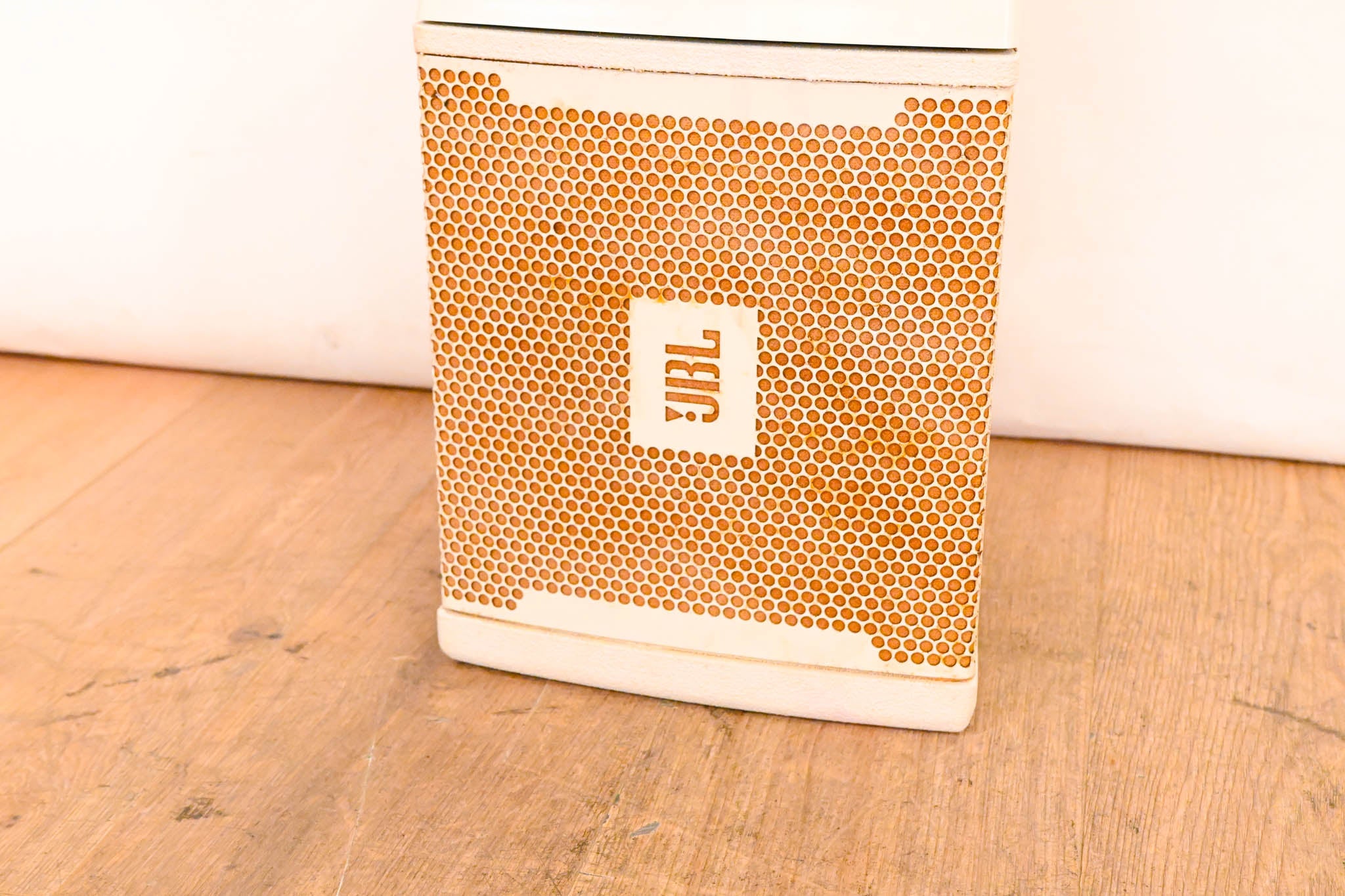 JBL VRX928LA-WH 8" Two-Way Line Array Loudspeaker System