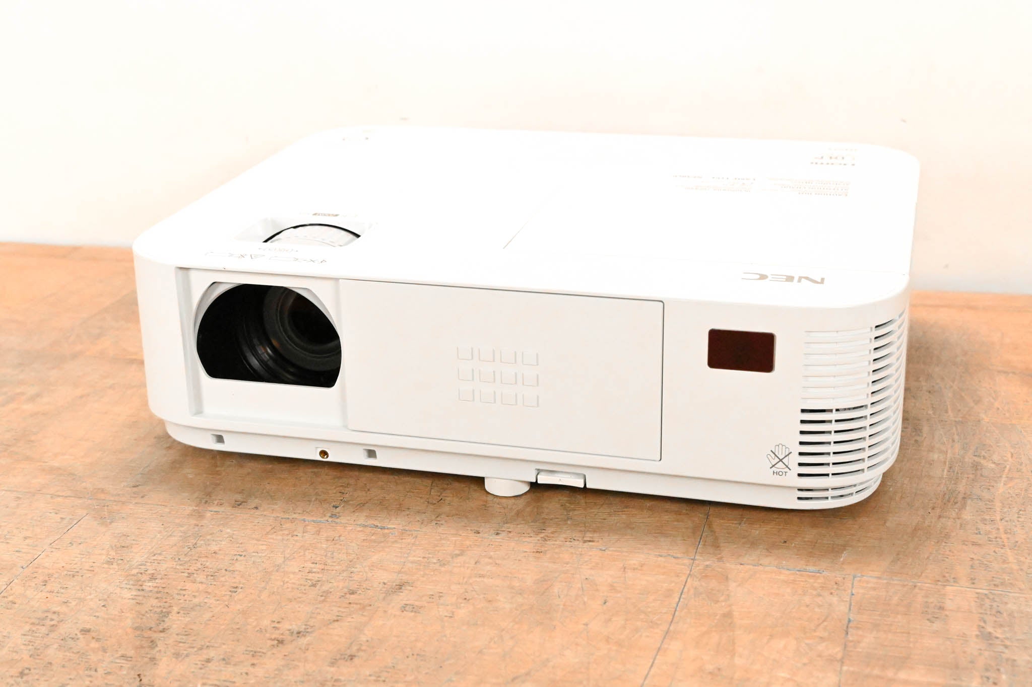 NEC NP-M402X 4,000-Lumen XGA Conference Room Projector