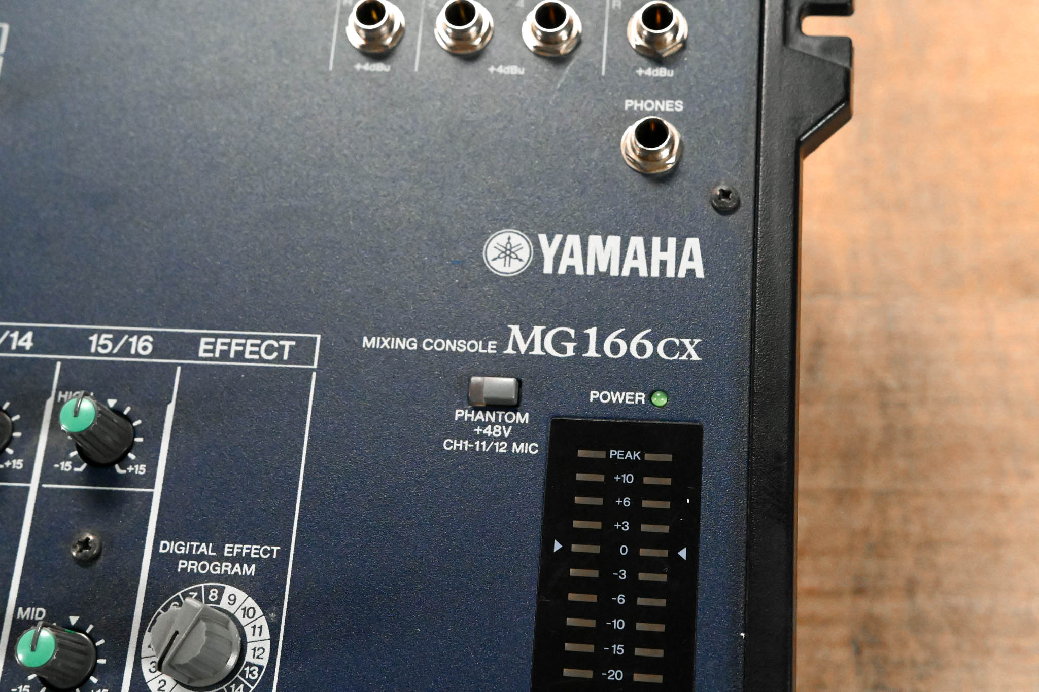 Yamaha MG166CX 16-Channel, 6-Bus Analog Mixer