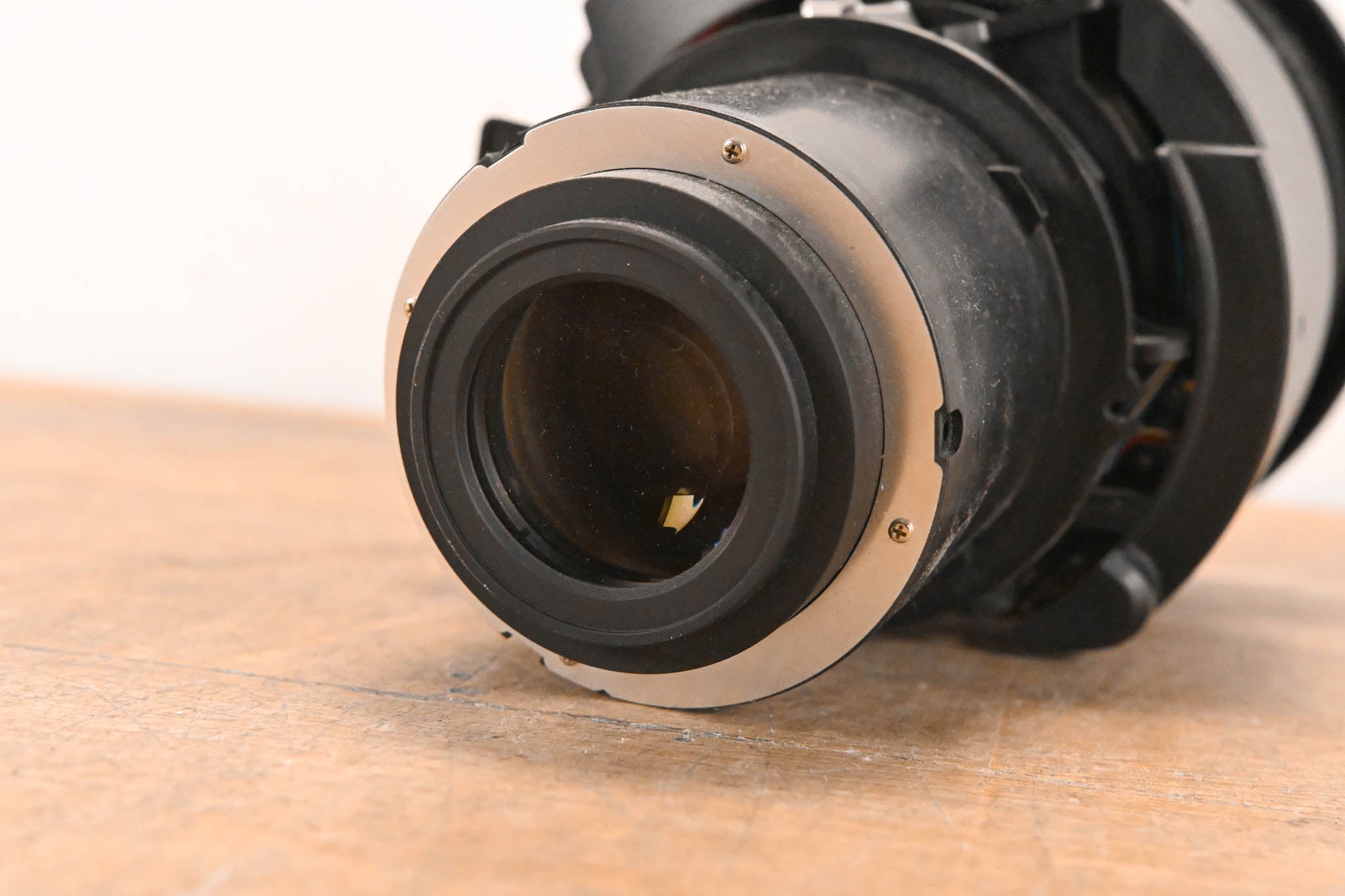 Epson ELPLU03 Wide Short Throw Zoom Lens #1