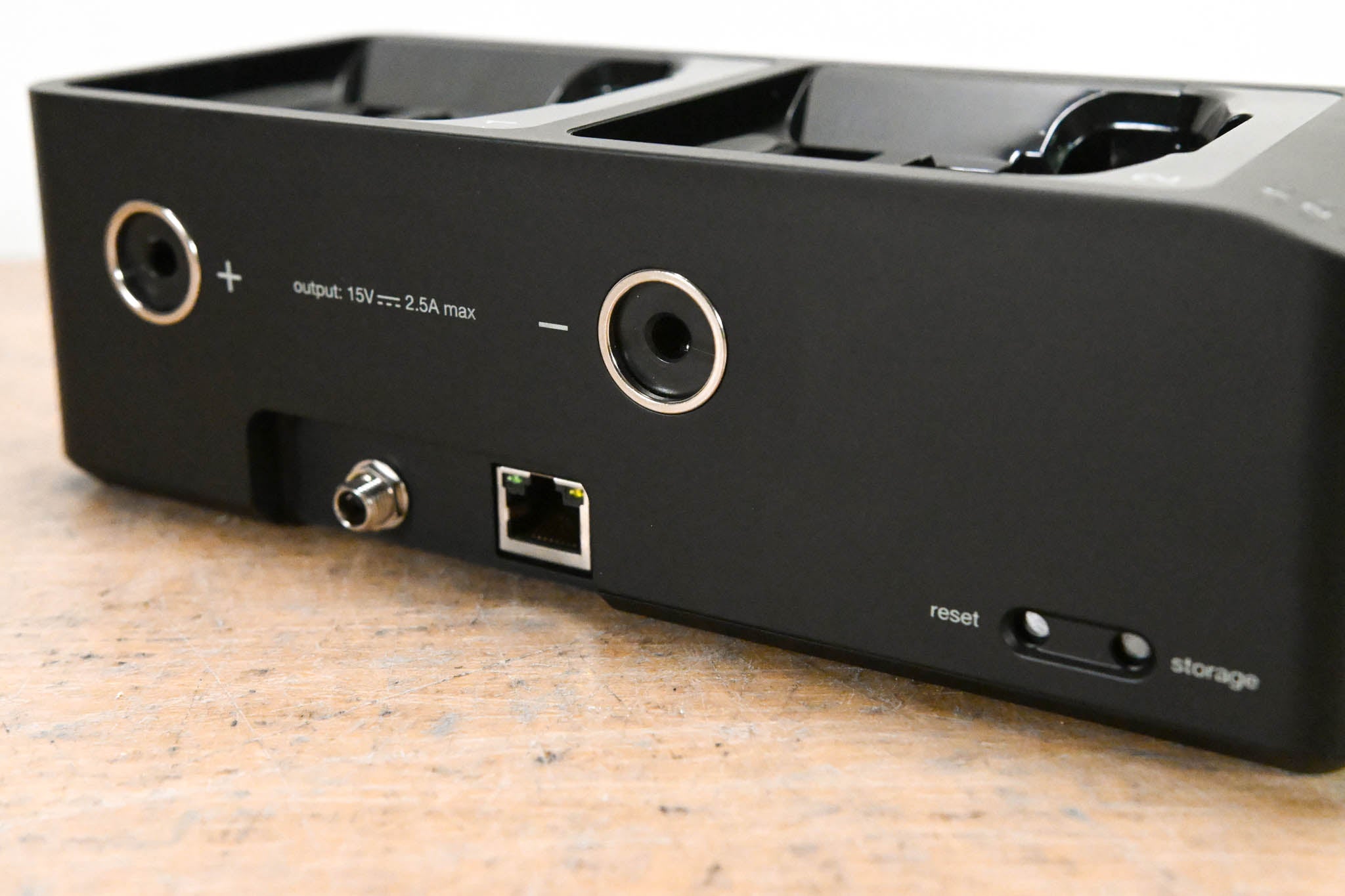 Shure SBC220 Networked 2-Bay Battery Charger (NO POWER SUPPLY)