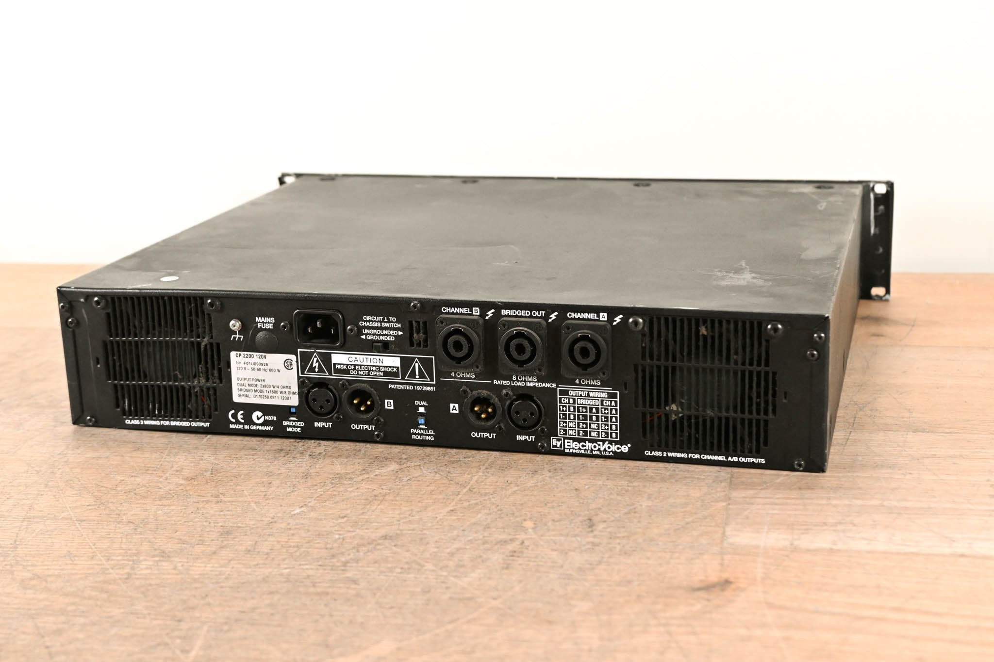 Electro-Voice (EV) CP2200 2-Channel Power Amplifier