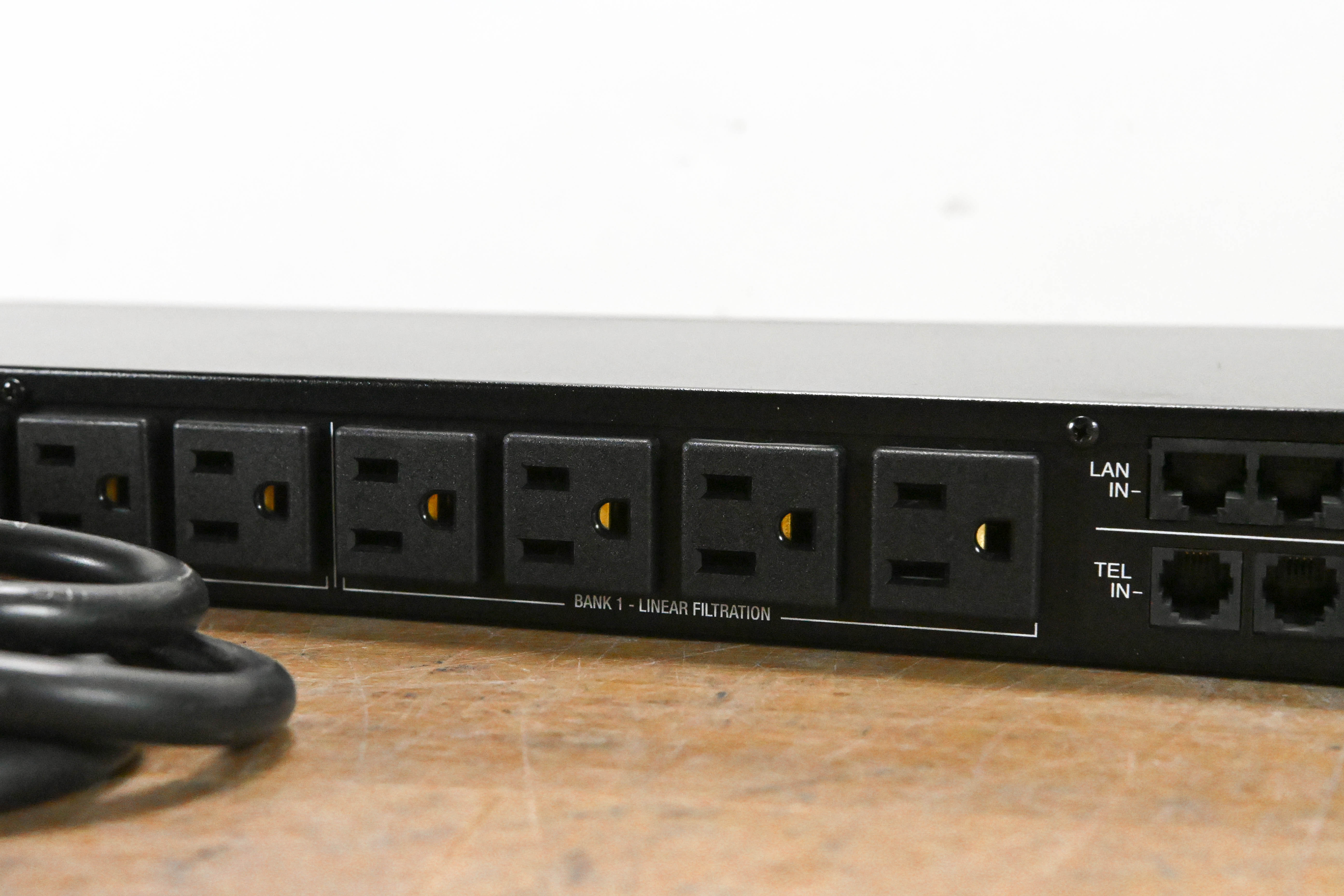 Panamax MR4300 9-Outlet Power Management Conditioner