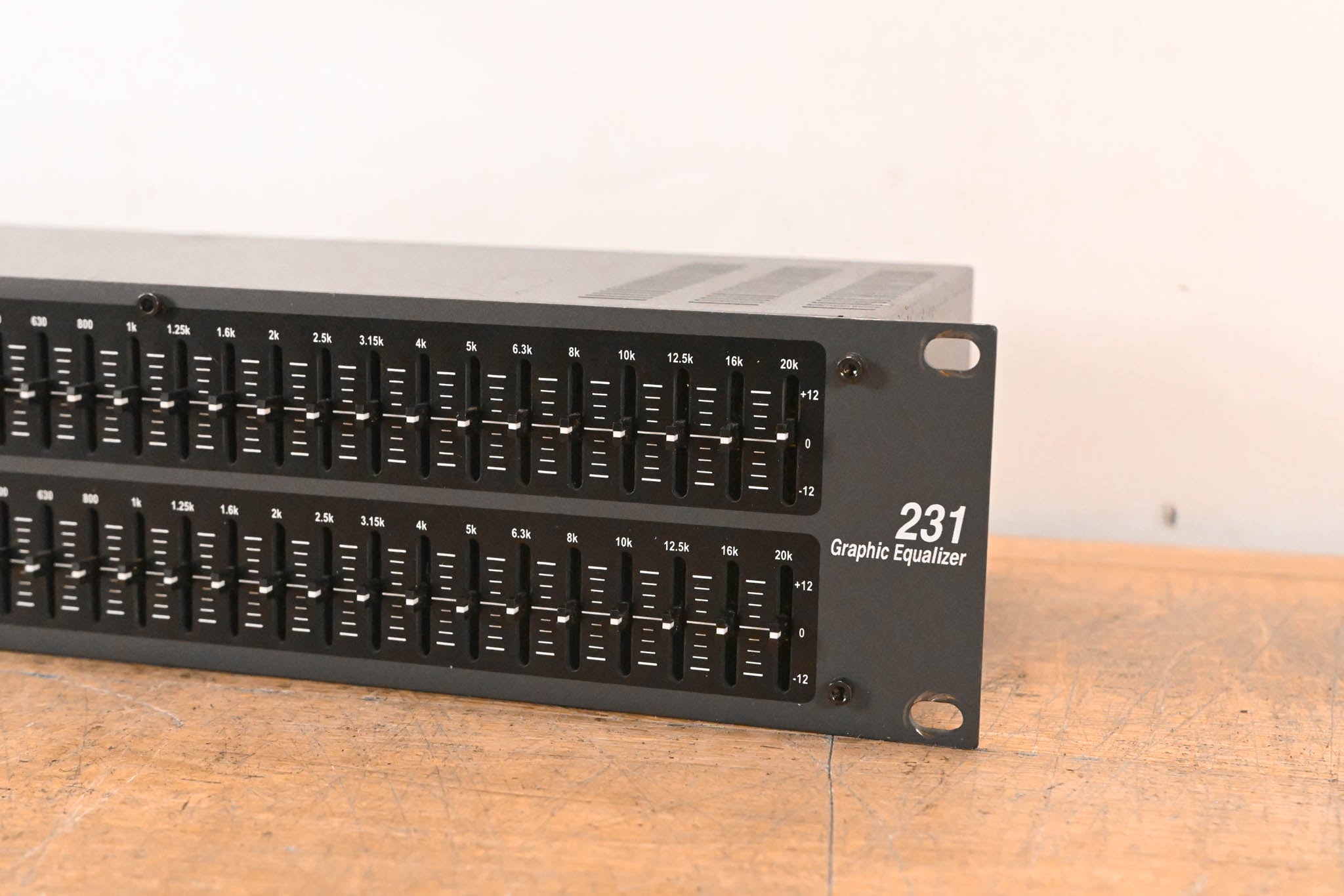 dbx 231 Dual-Channel 31-Band Graphic Equalizer