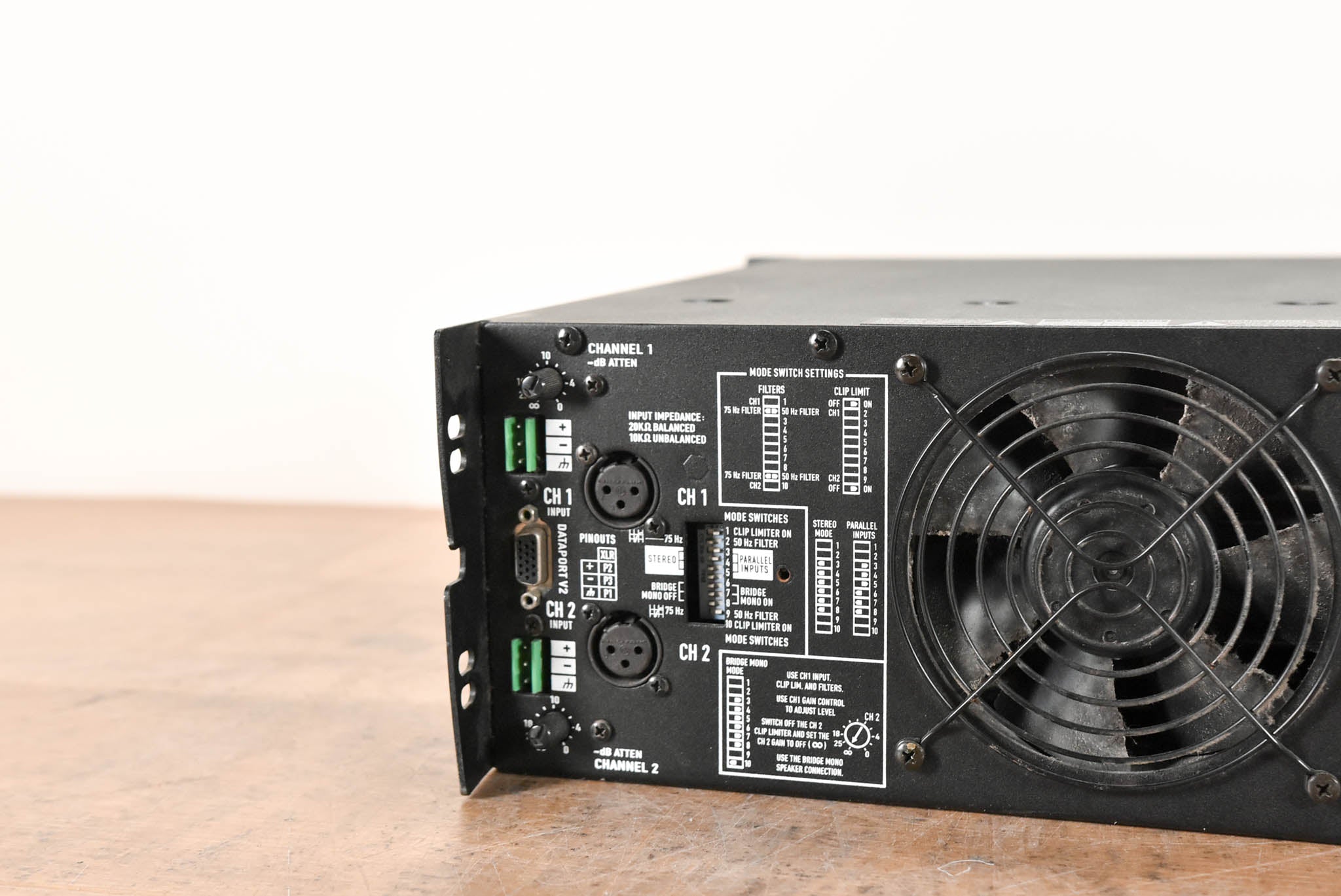 QSC ISA300Ti Two-Channel Power Amplifier