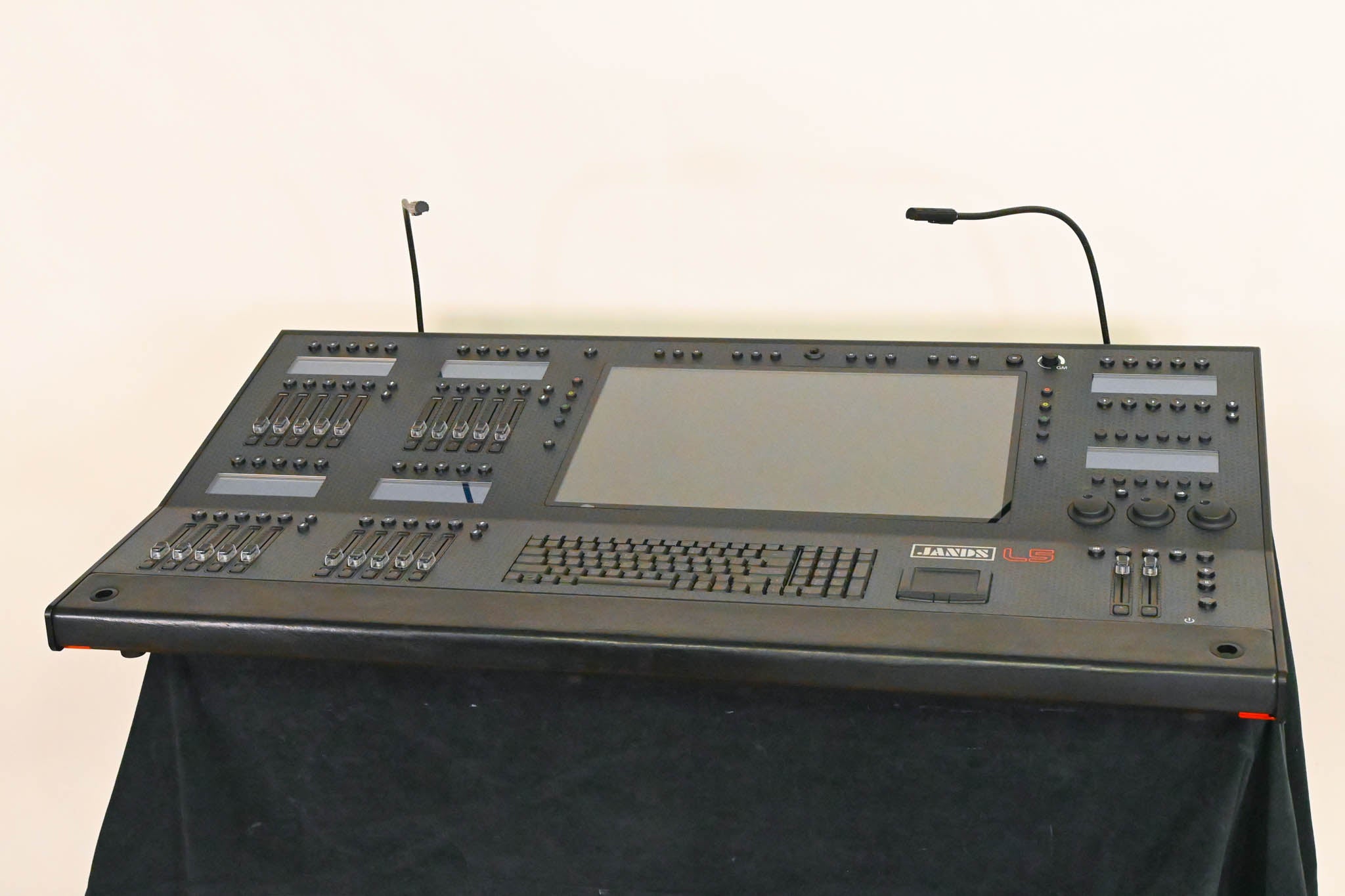 Jands Vista L5 Lighting Control Console