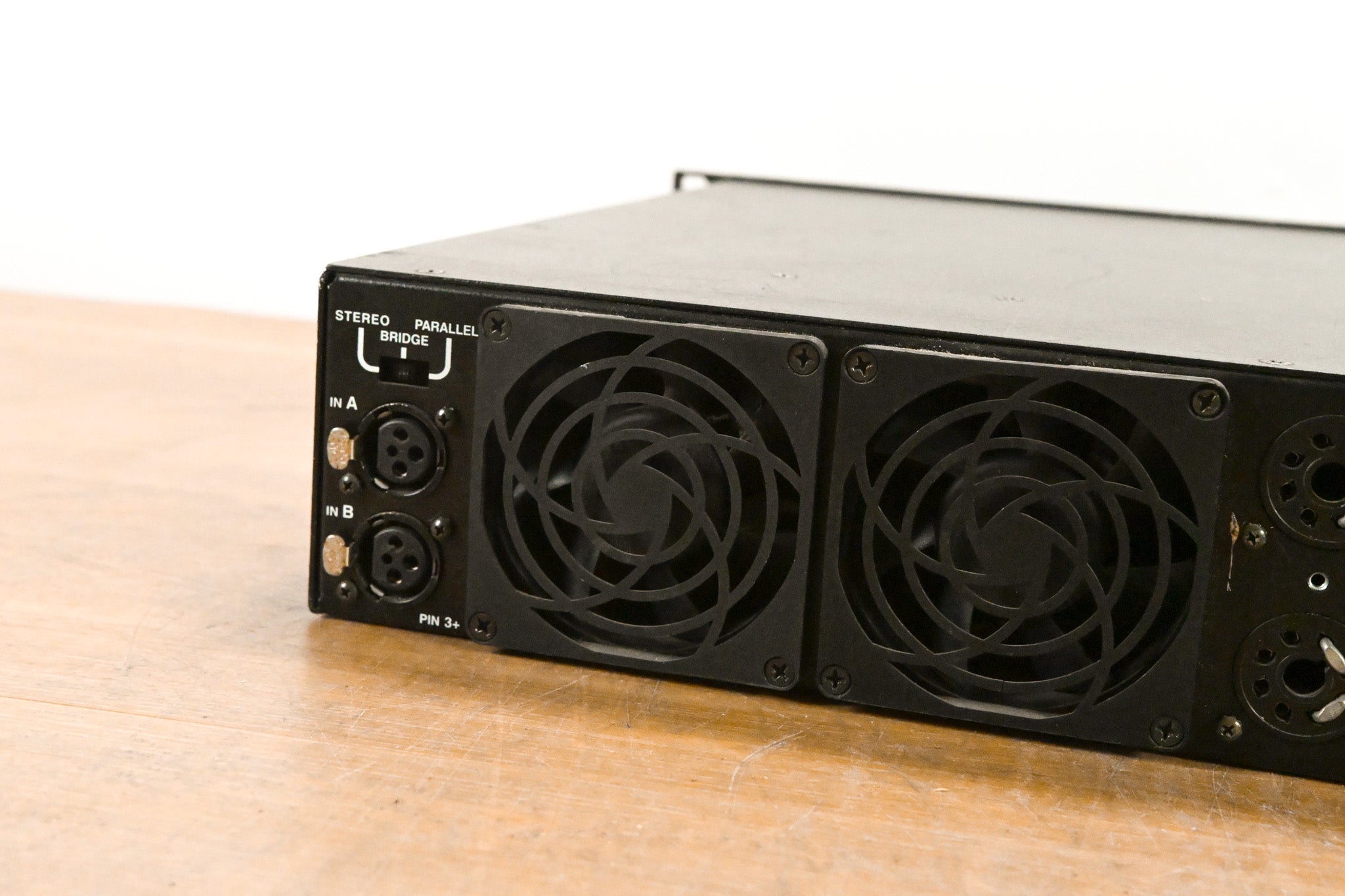 Crest Audio 7001 2-Channel Power Amplifier