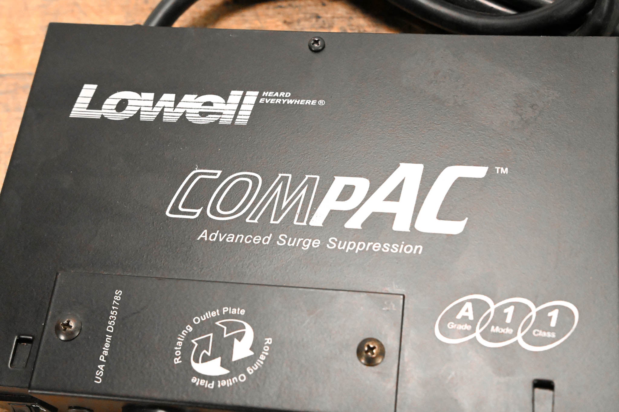 Lowell ACSP-2002-VTE Compact Surge Suppressor