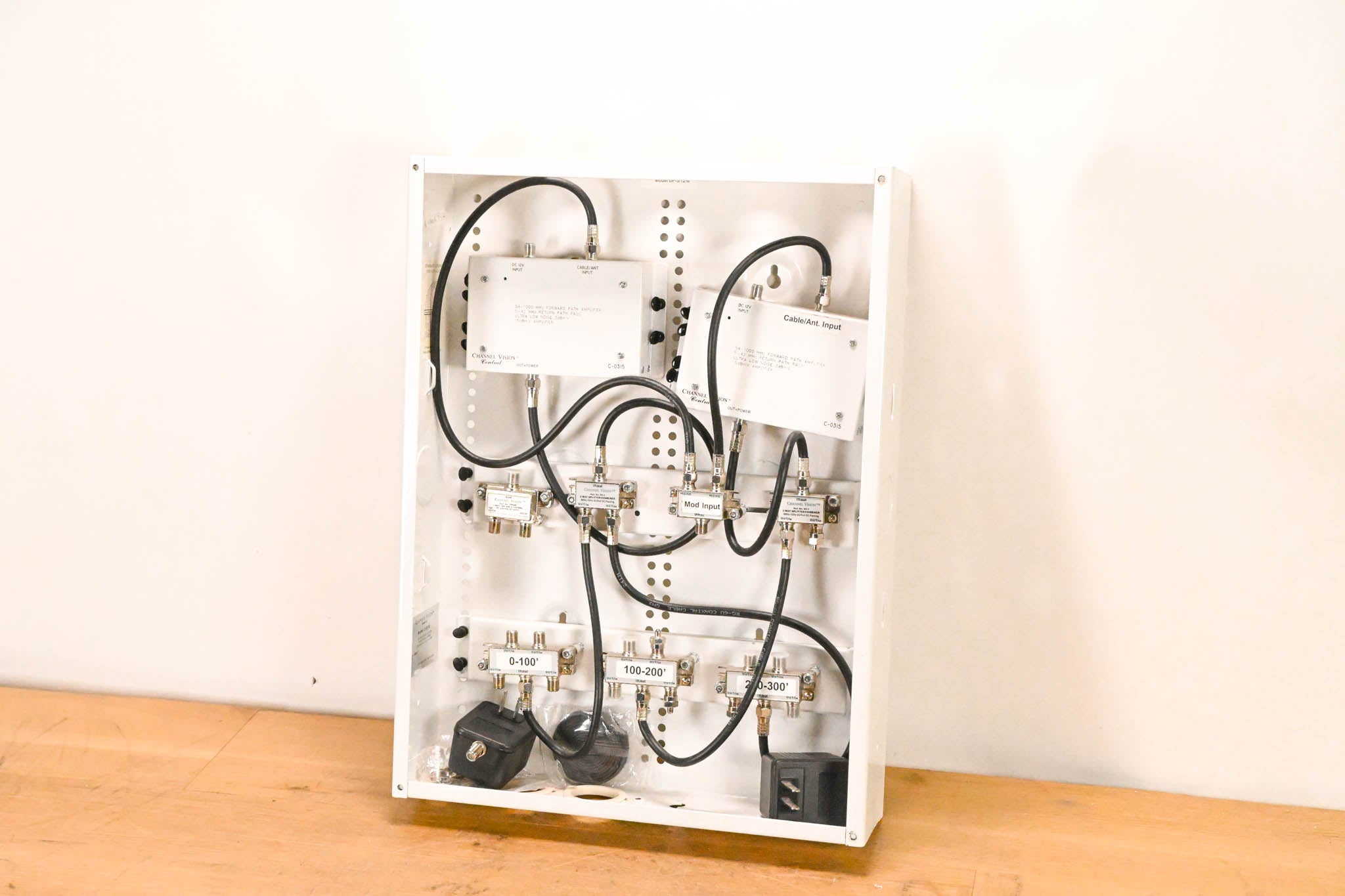 Channel Vision DP-3/12-II Amplified RF Coax Distribution Panel