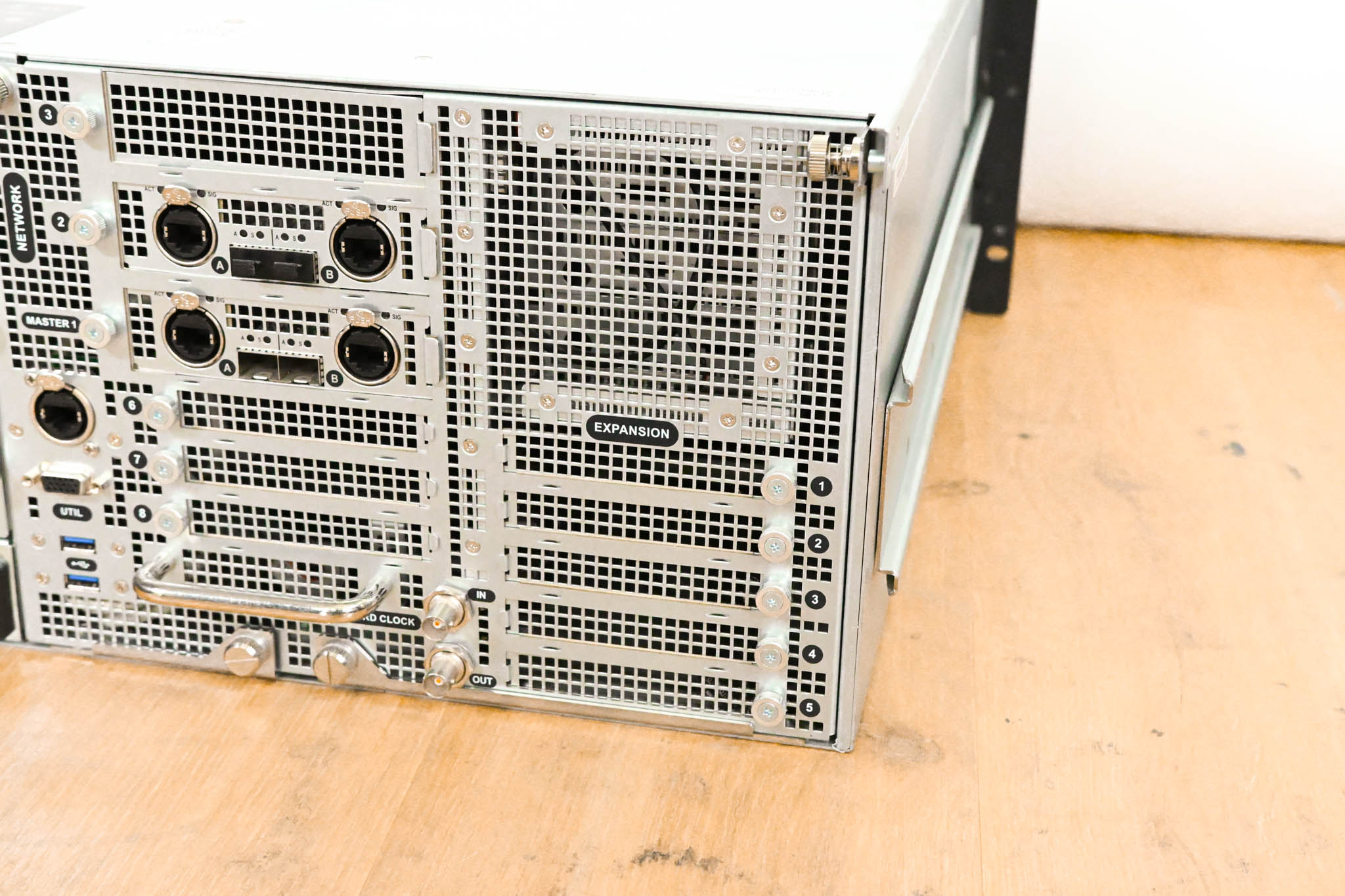 AVID VENUE E6L-144 Live Sound Mixing Engine