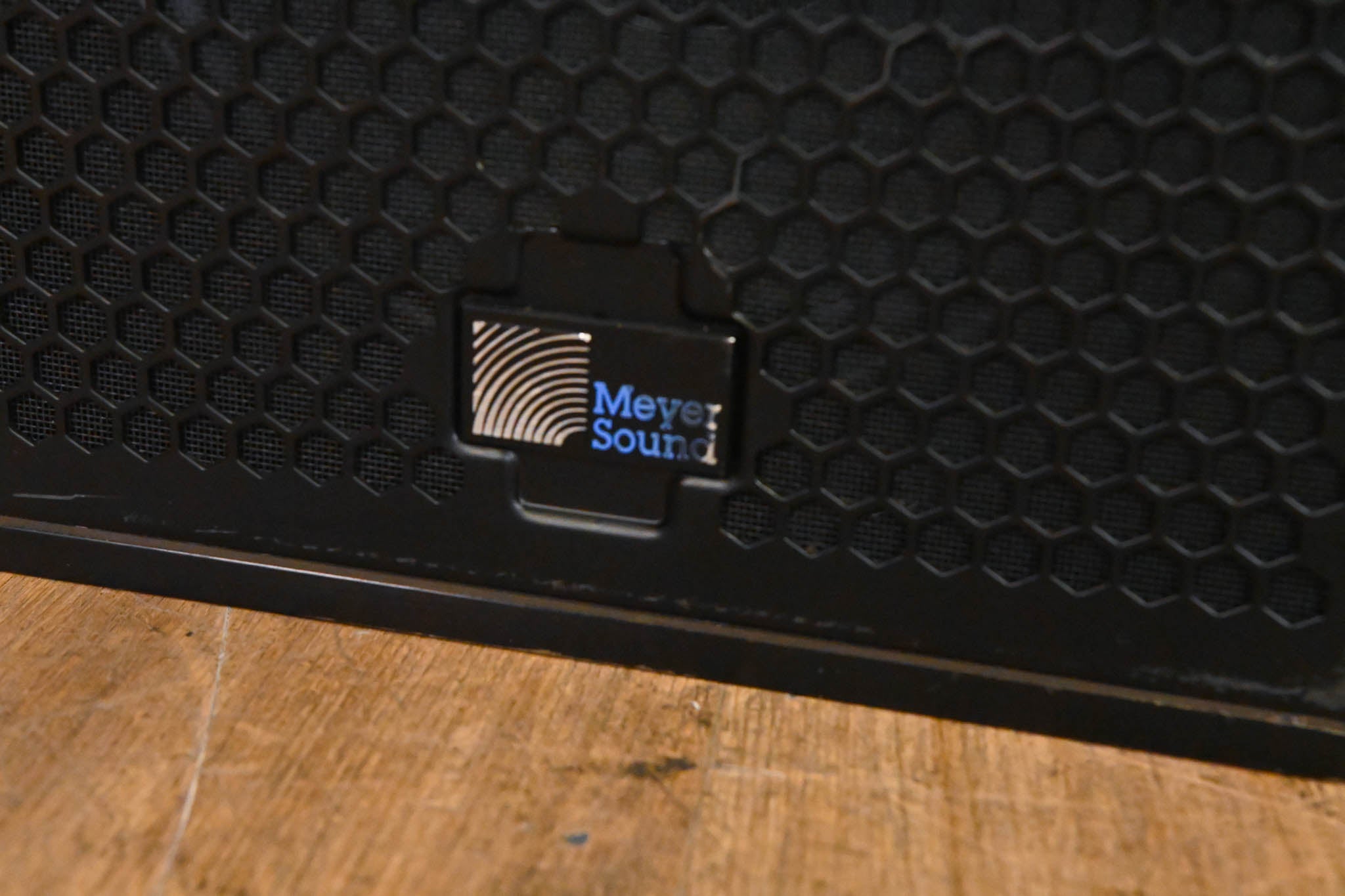 Meyer Sound UPJ-1P Compact VariO Loudspeaker (PAIR)