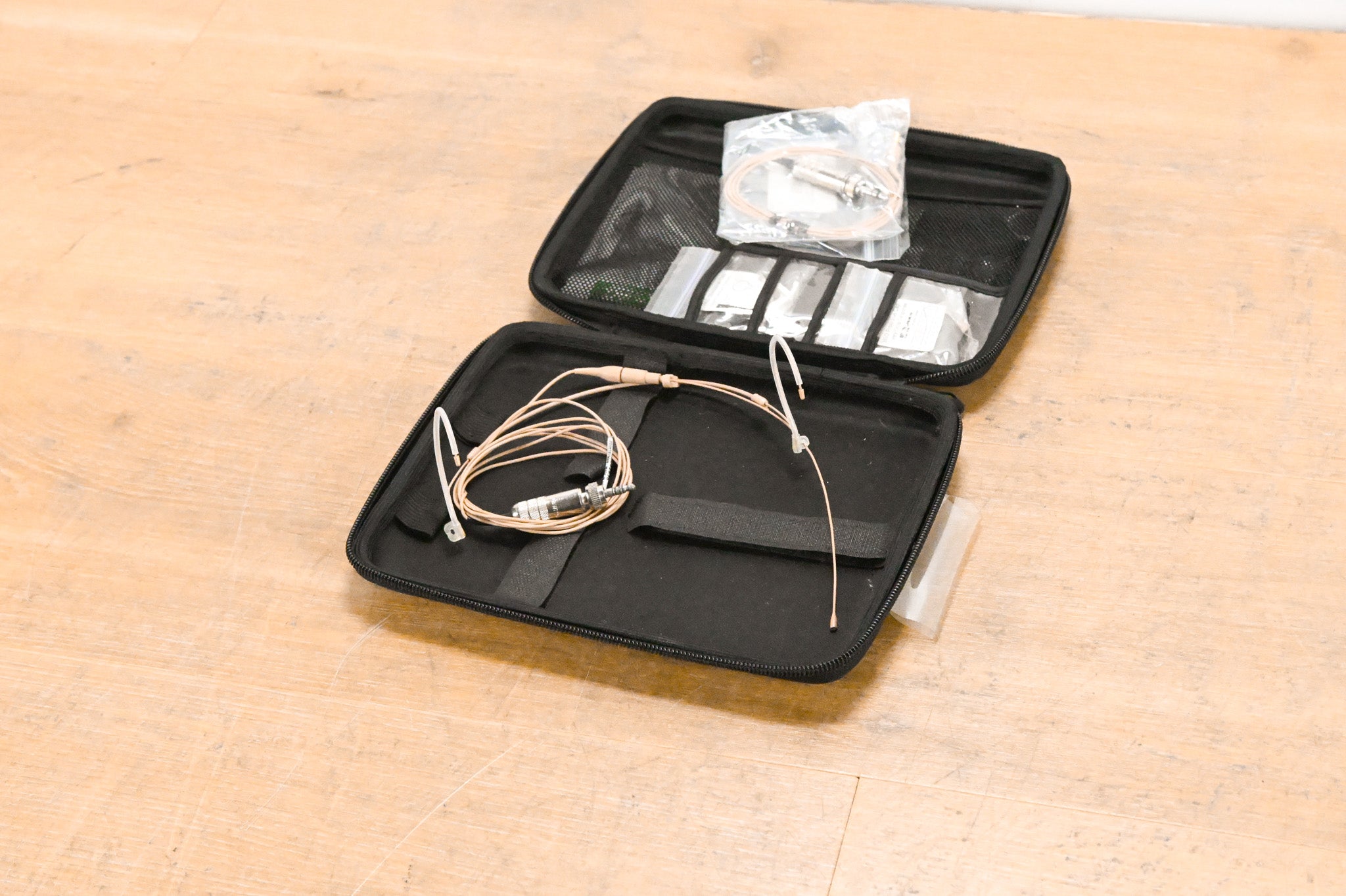 Countryman H6 Omnidirectional Headset Mic with 3.5mm Connector