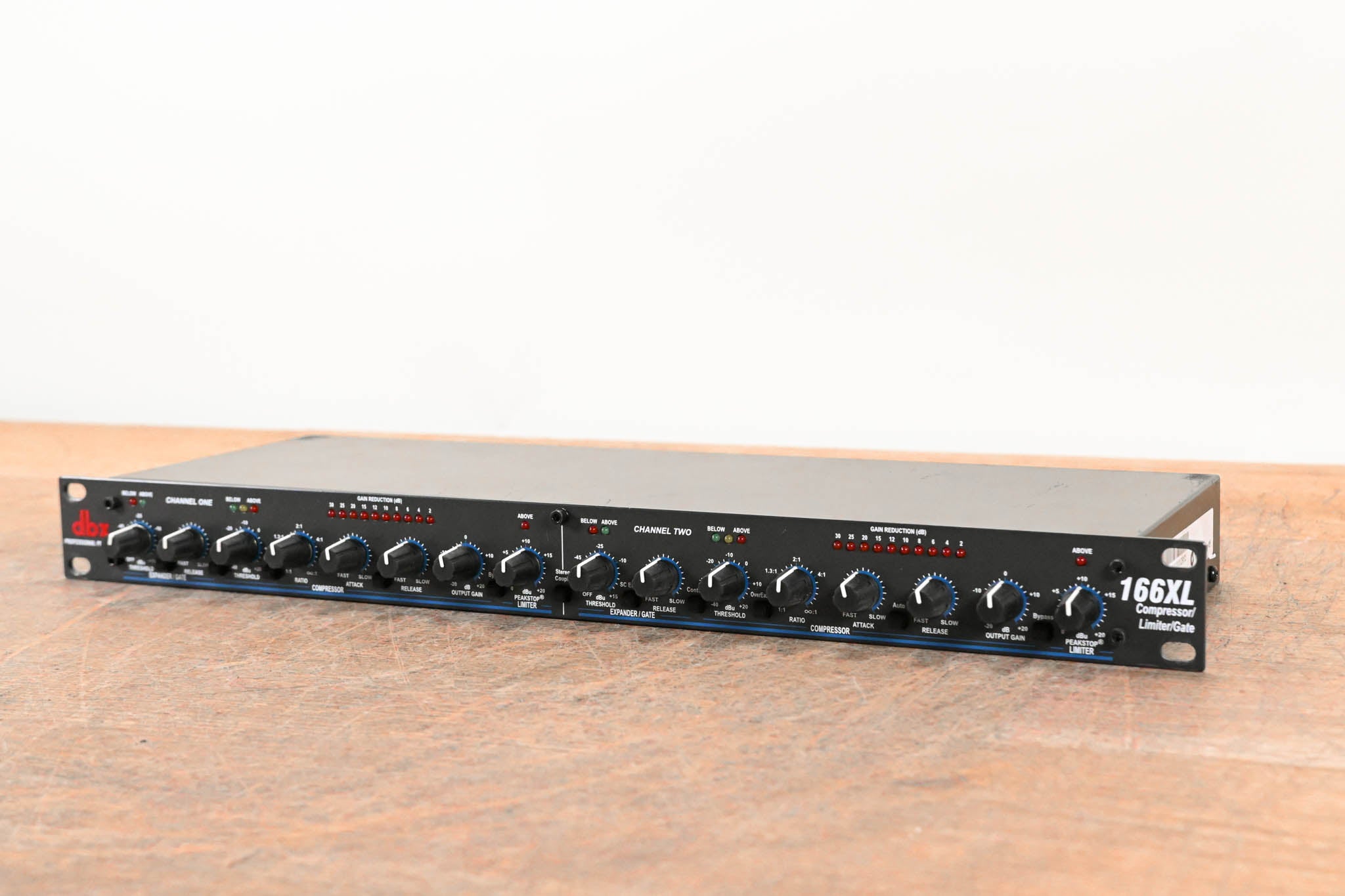 dbx 166XL 2-Channel Compressor/Limiter/Gate