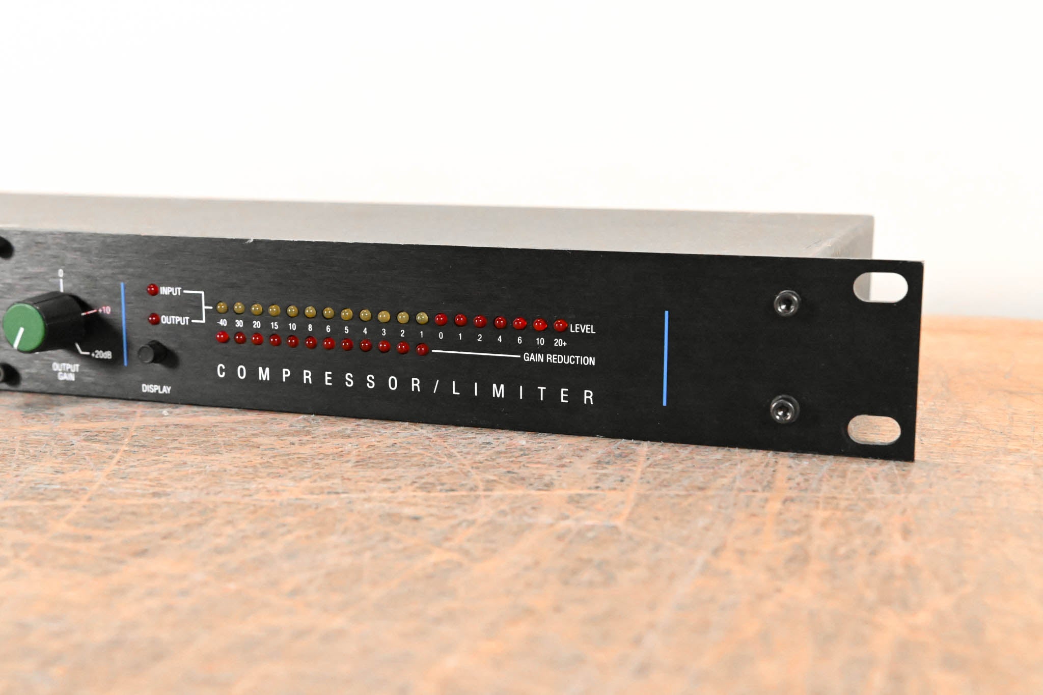 dbx 160A Single-Channel Compressor/Limiter