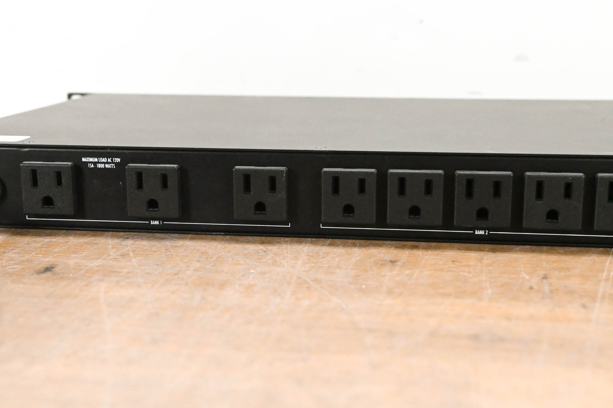 Furman PL-8C 15A Classic Series Power Conditioner with Lights