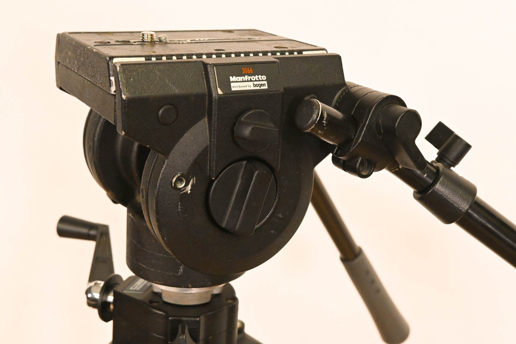 Manfrotto/Bogen 3068 Video Tripod with 3066 Fluid Head