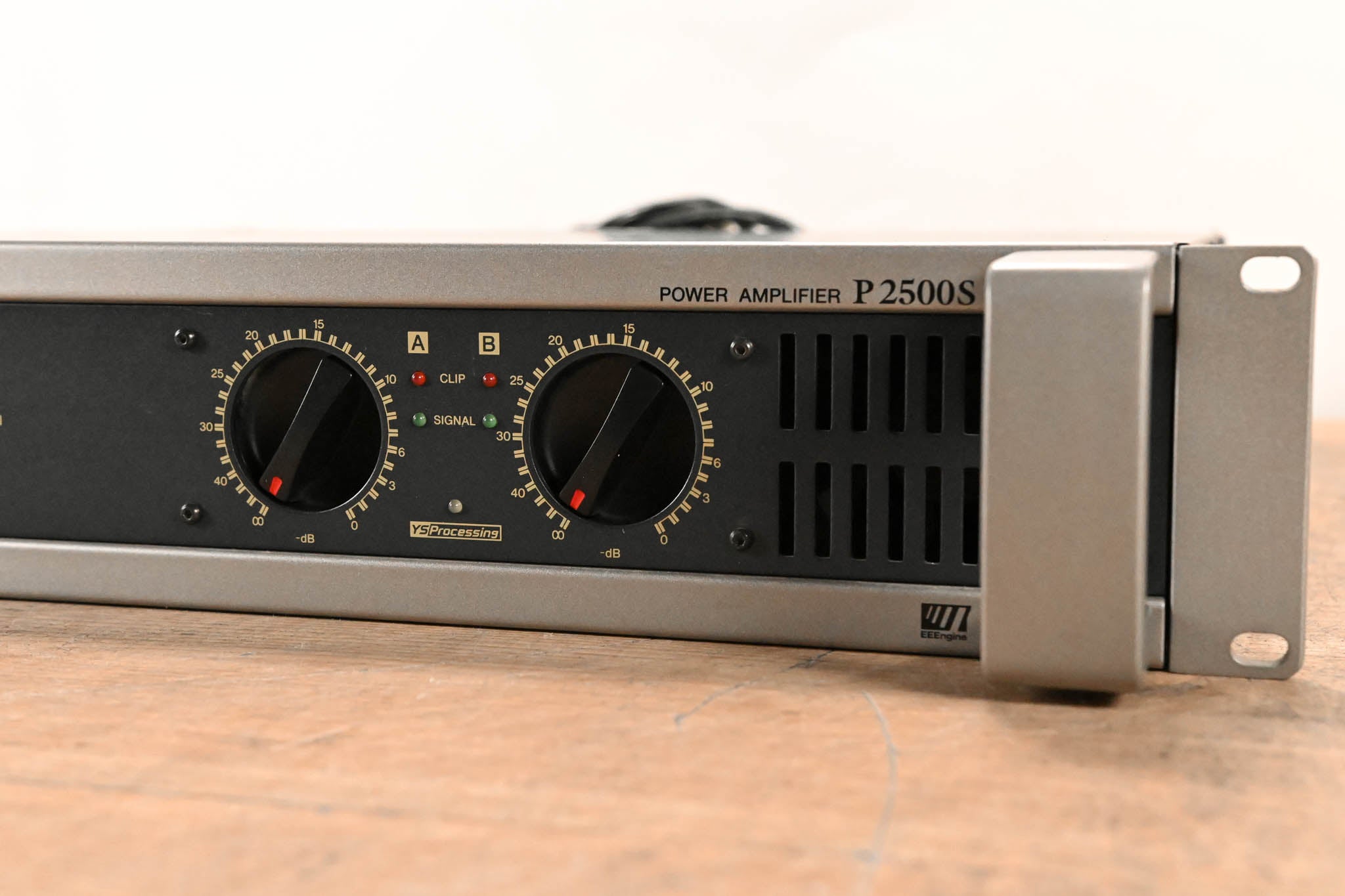 Yamaha P2500S 2-Channel Power Amplifier