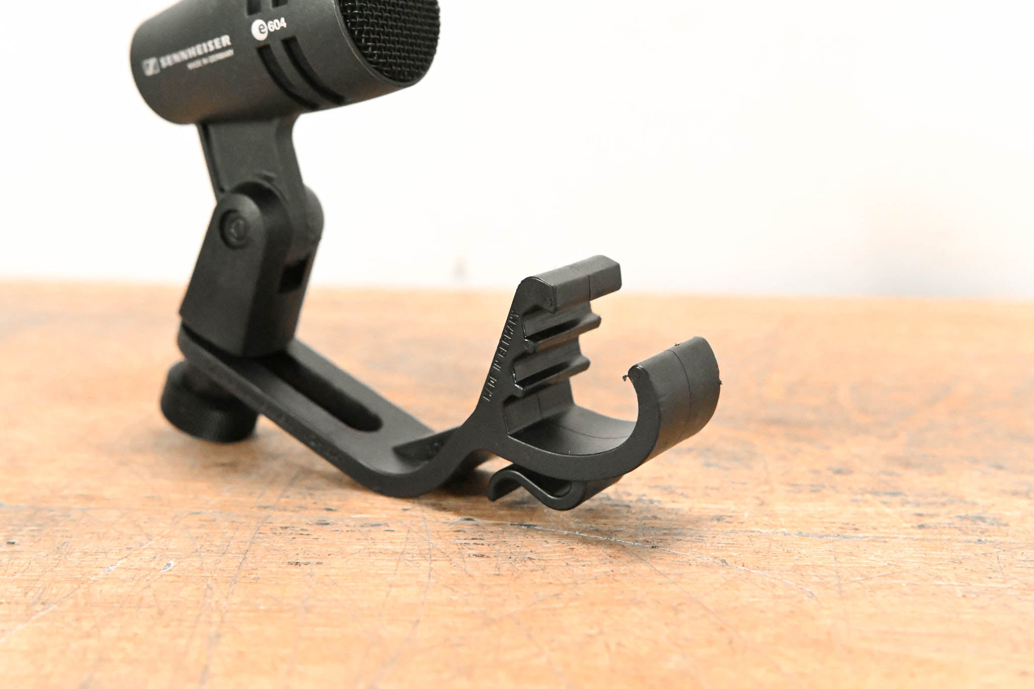 Sennheiser e 604 Dynamic Cardioid Instrument Microphone