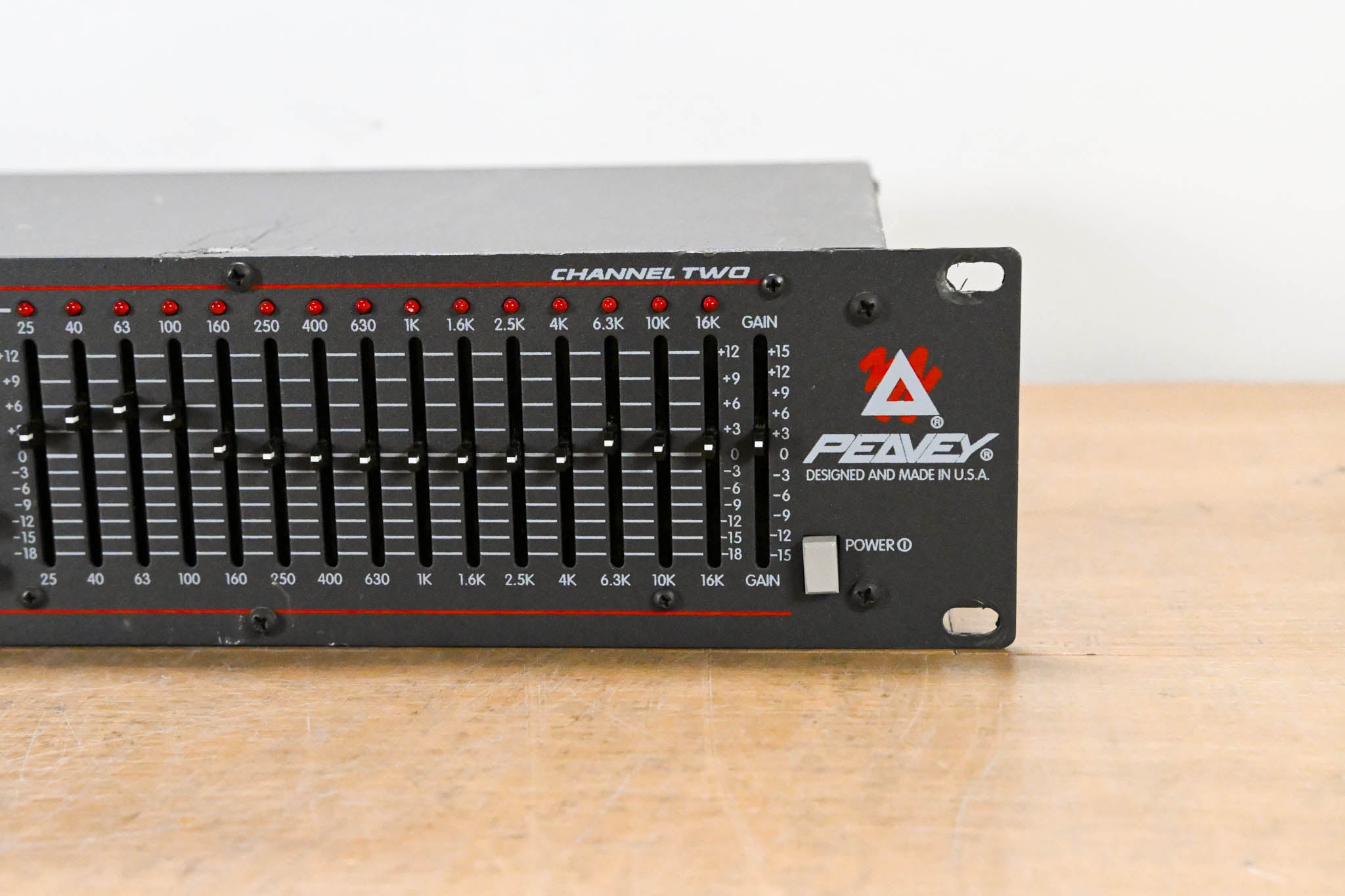 Peavey Q215FX Dual-Channel 15-Band Graphic Equalizer