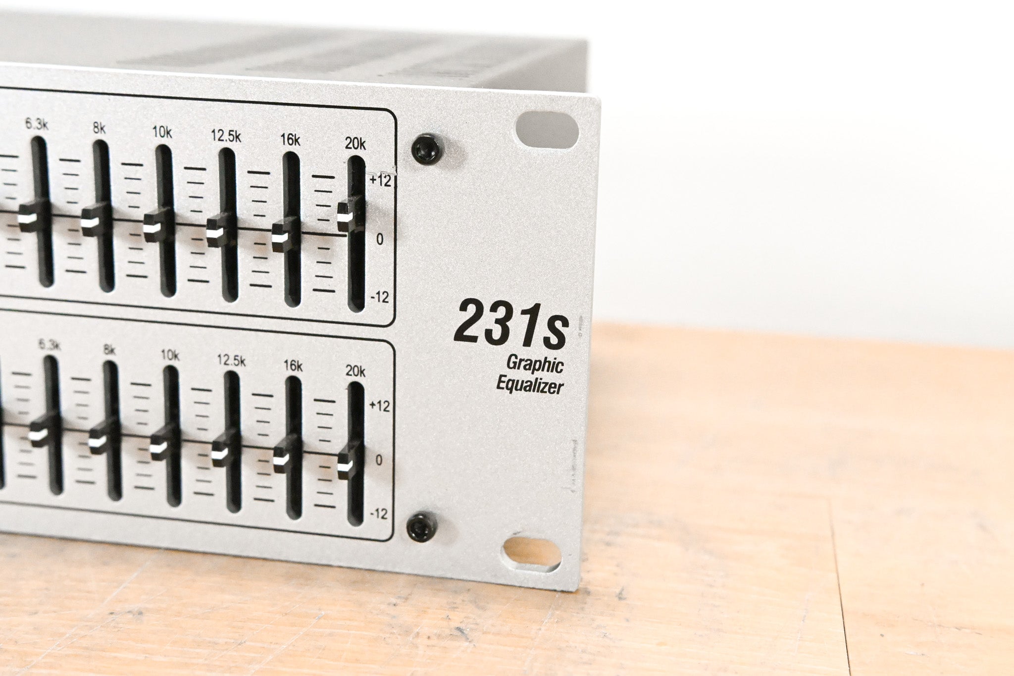 dbx 231s Two-Channel 31-Band Equalizer