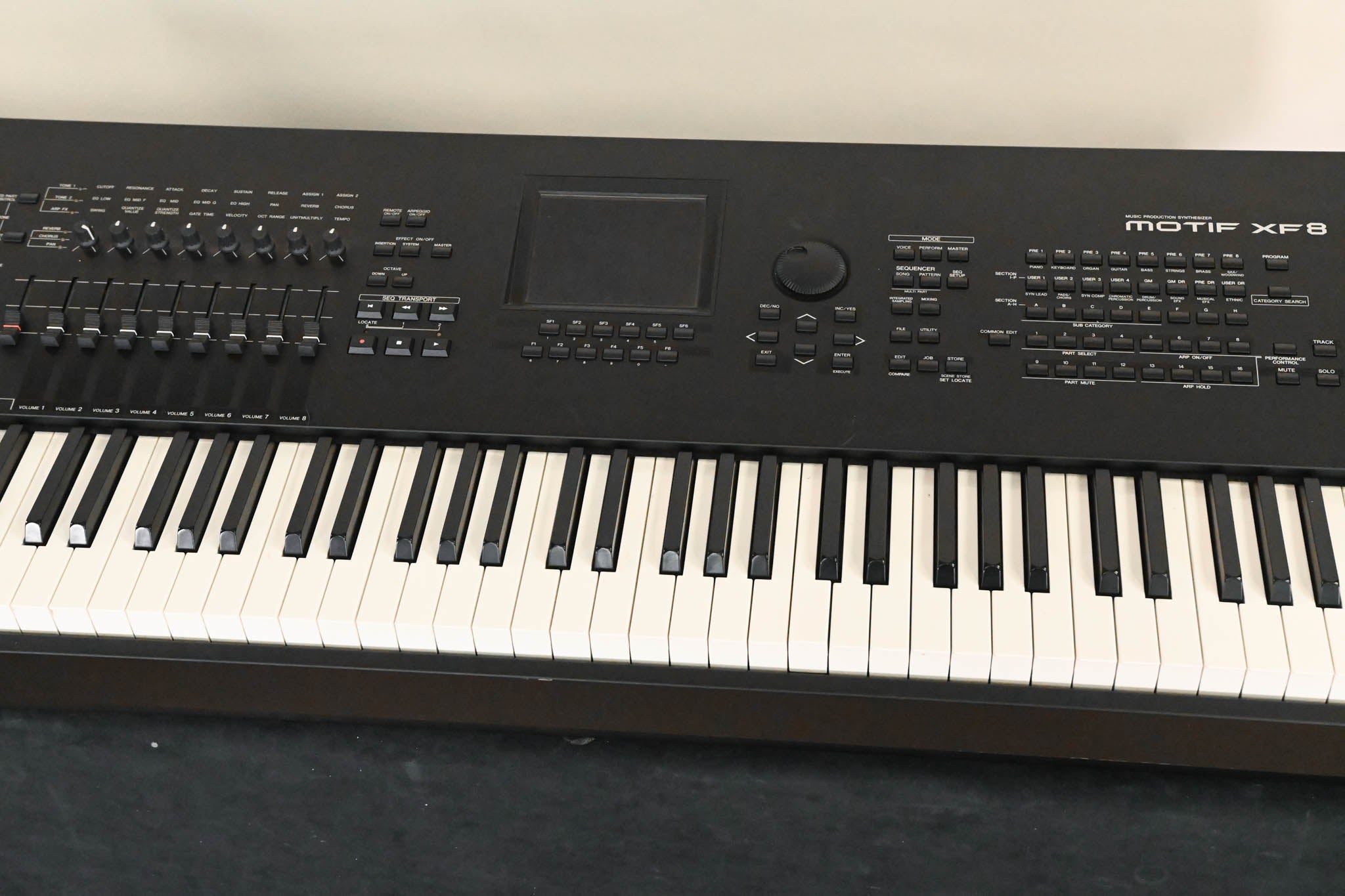 Yamaha MOTIF XF8 88-Key Workstation Keyboard