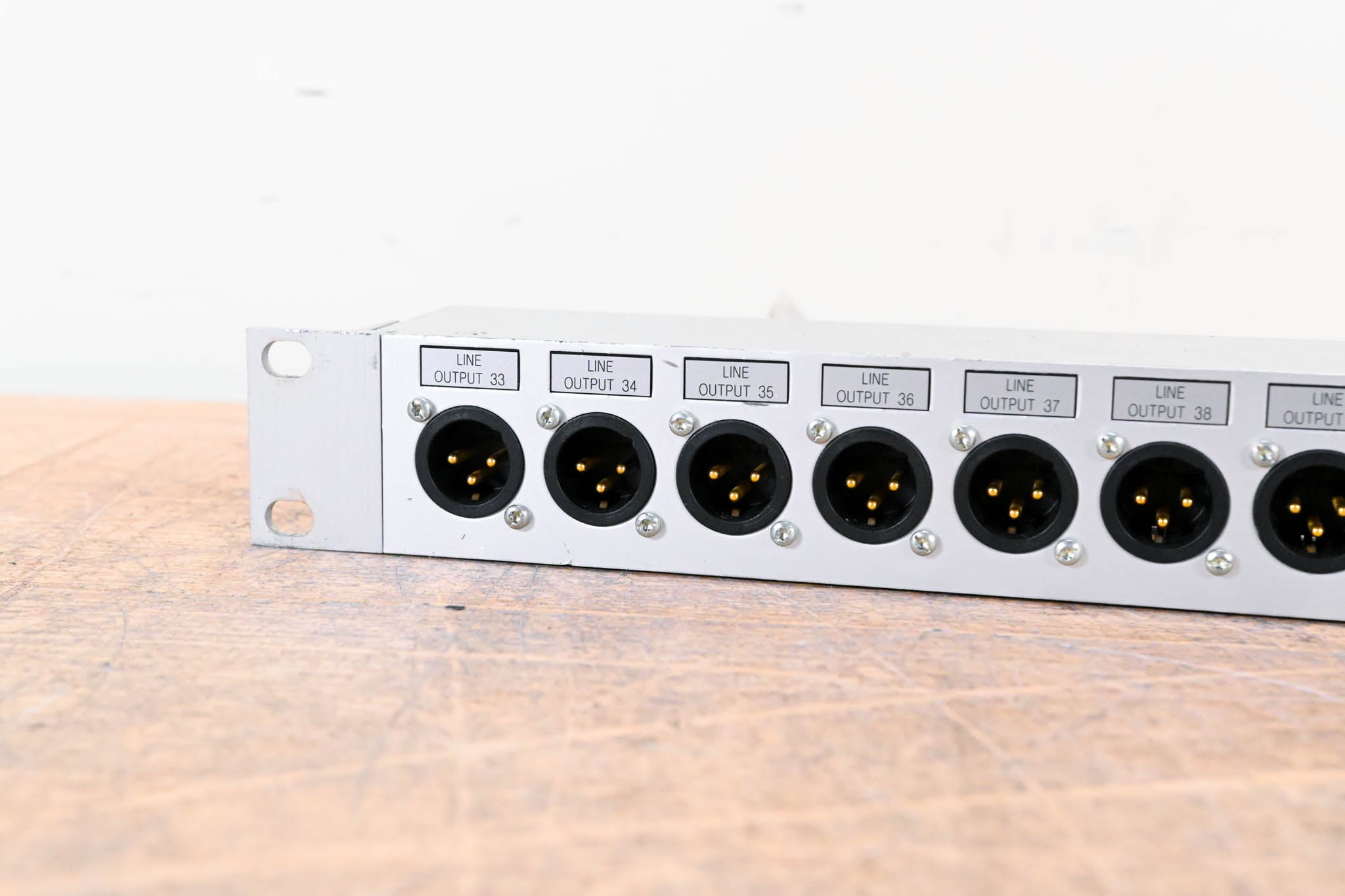 Studer D21m Modular I/O - 16x Line Outputs to 2x DB25 Connectors