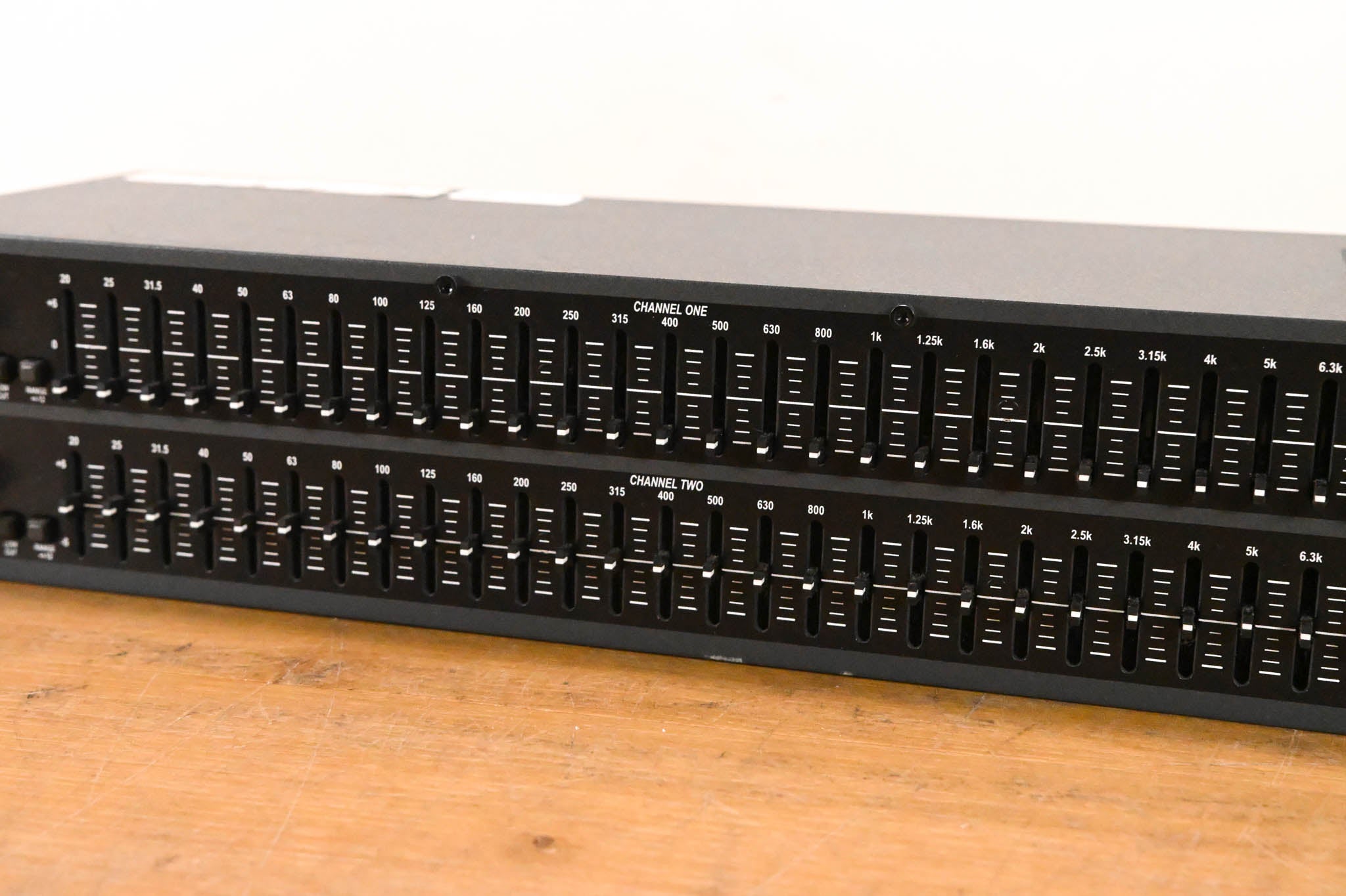 dbx 231 Dual-Channel 31-Band Graphic Equalizer