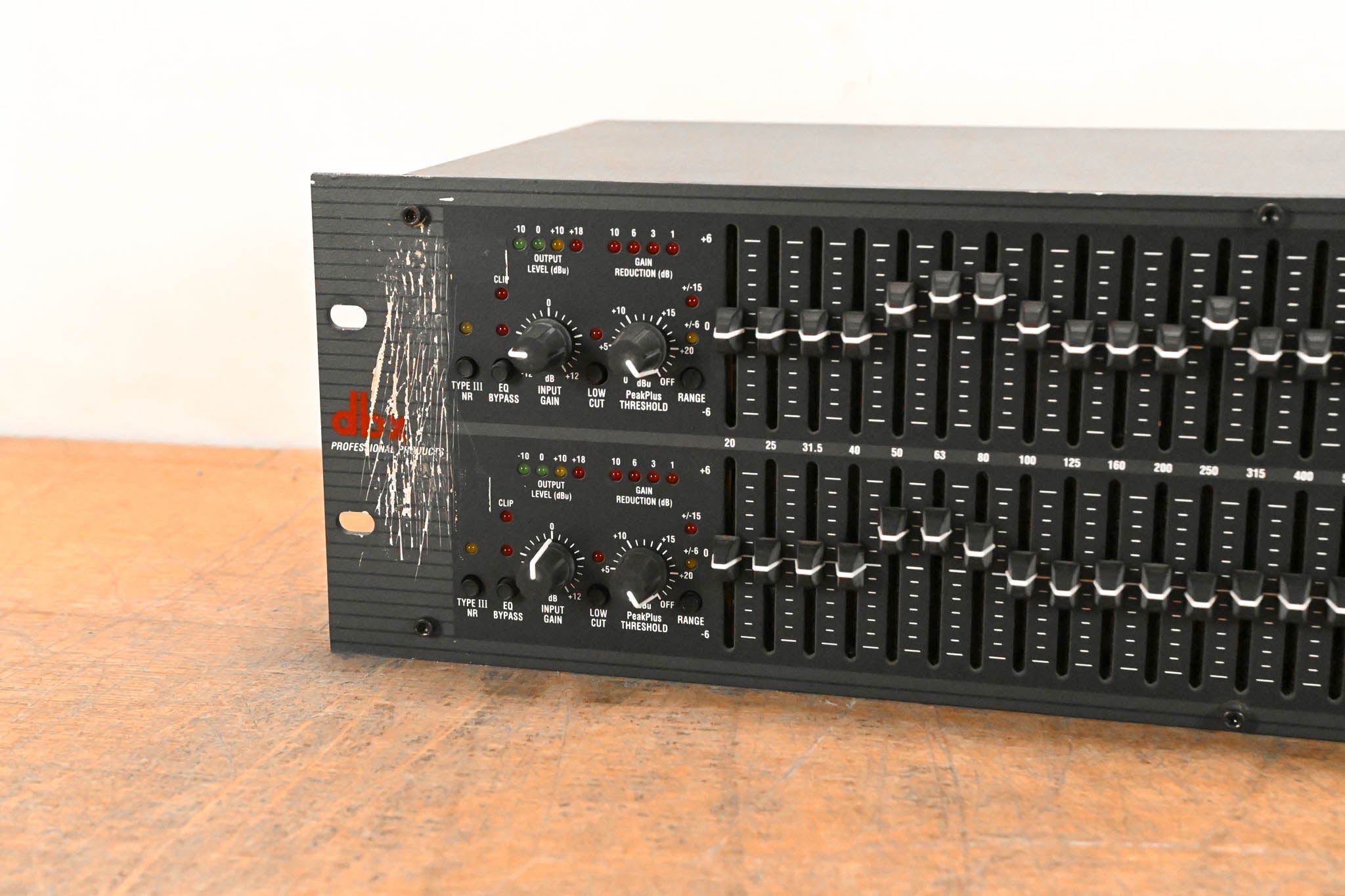dbx 2231 Dual-Channel 31-Band Graphic Equalizer/Limiter