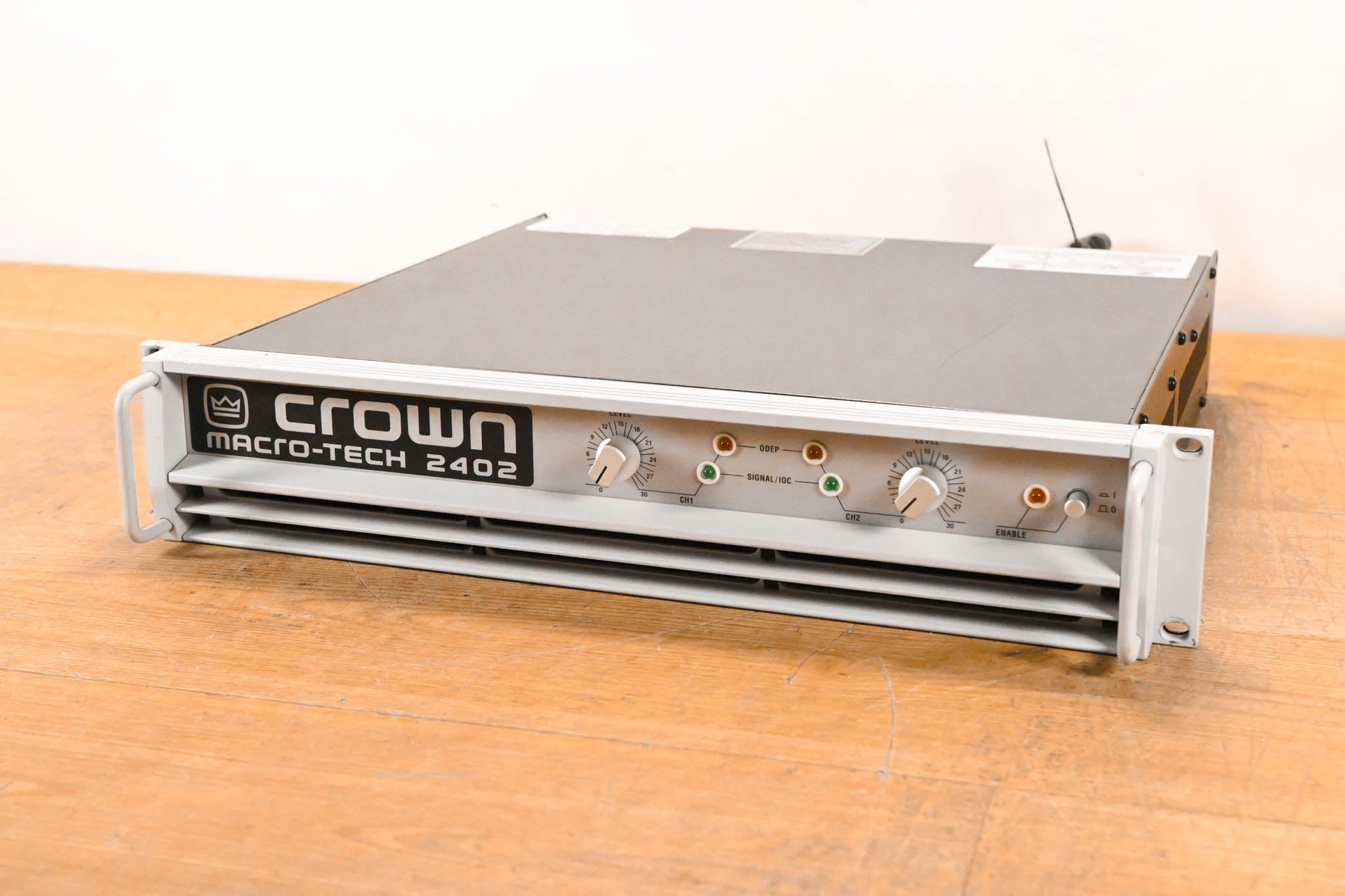 Crown Macro-Tech 2402 2-Channel Power Amplifier