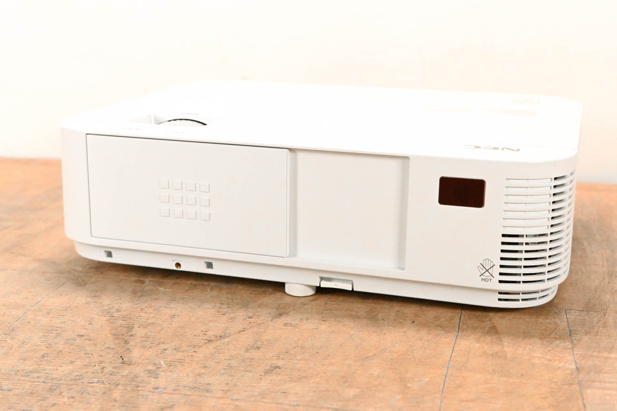 NEC NP-M402X 4,000-Lumen XGA Conference Room Projector