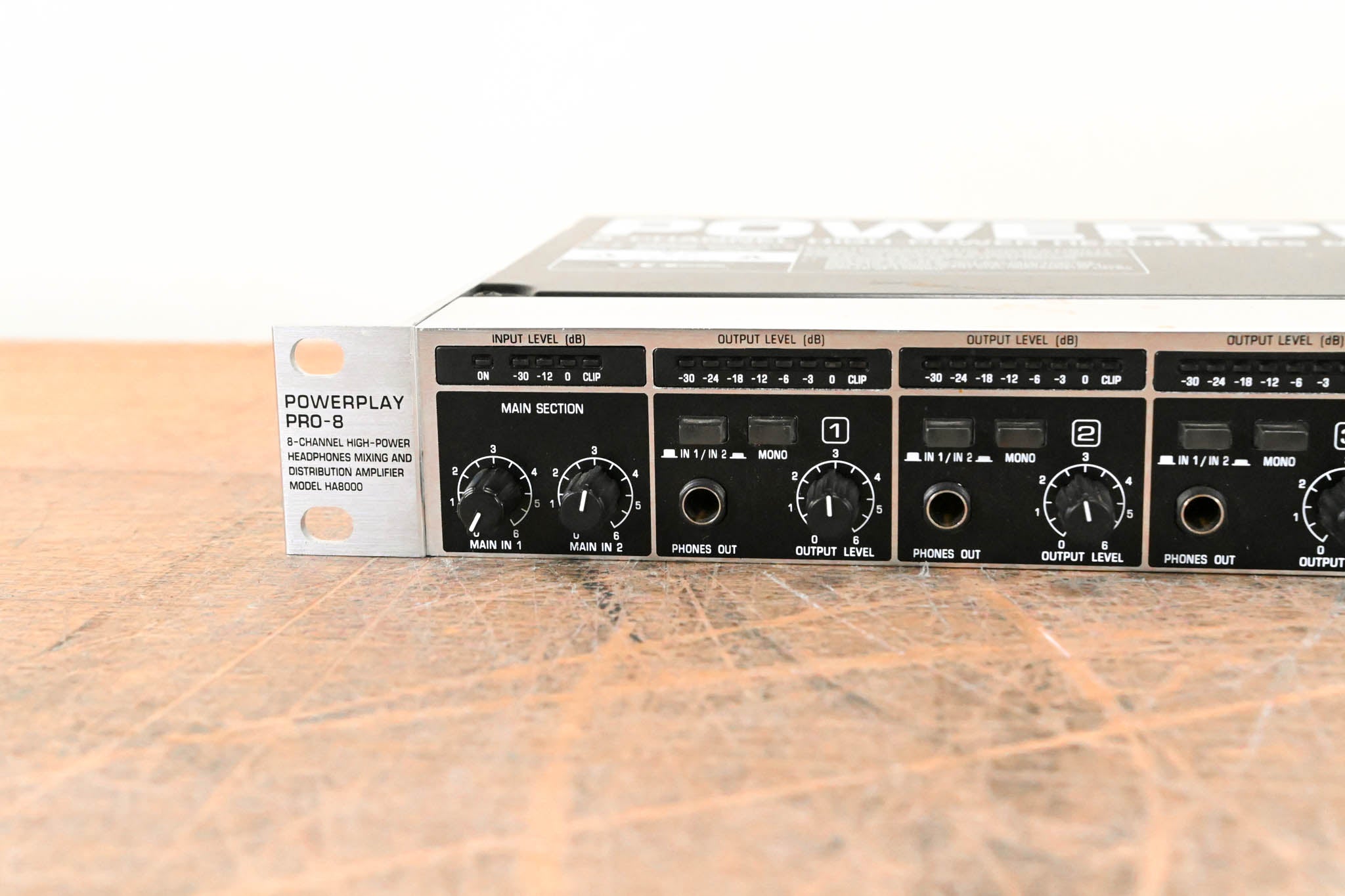 Behringer POWERPLAY PRO-8 HA8000 8-CH Headphone Distribution Amplifier