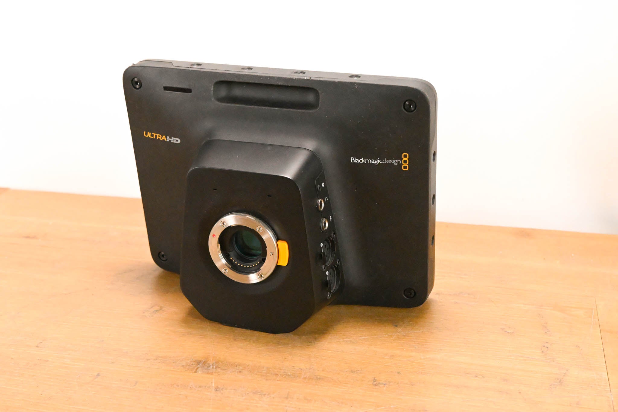 Blackmagic Design Studio Camera 4K 2