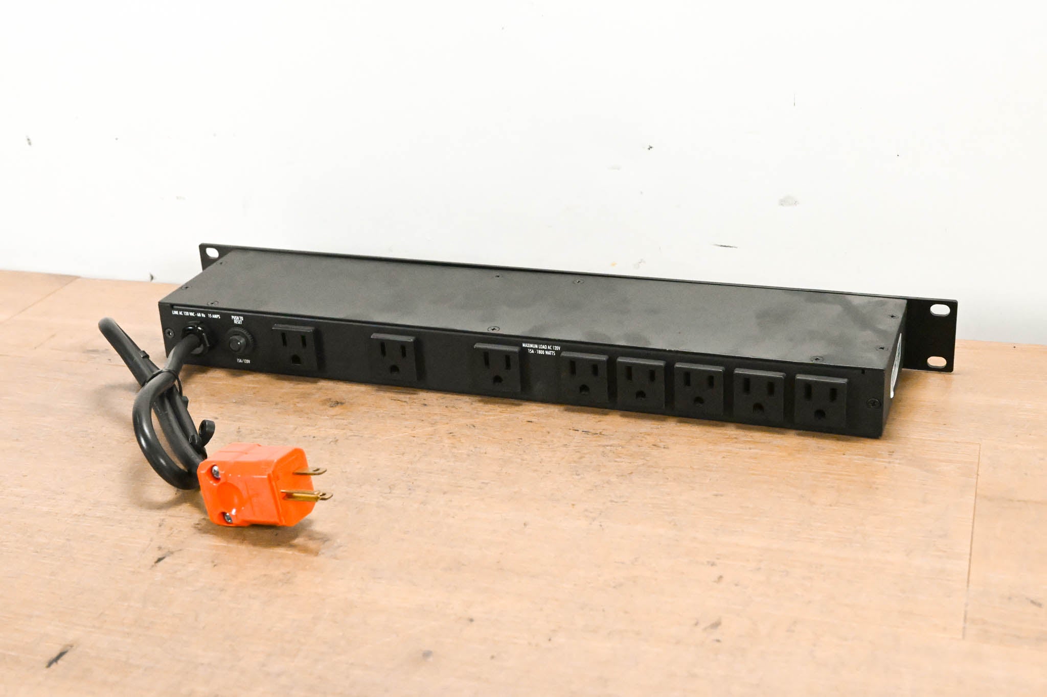 Furman M-8x2 8-Outlet Power Conditioner