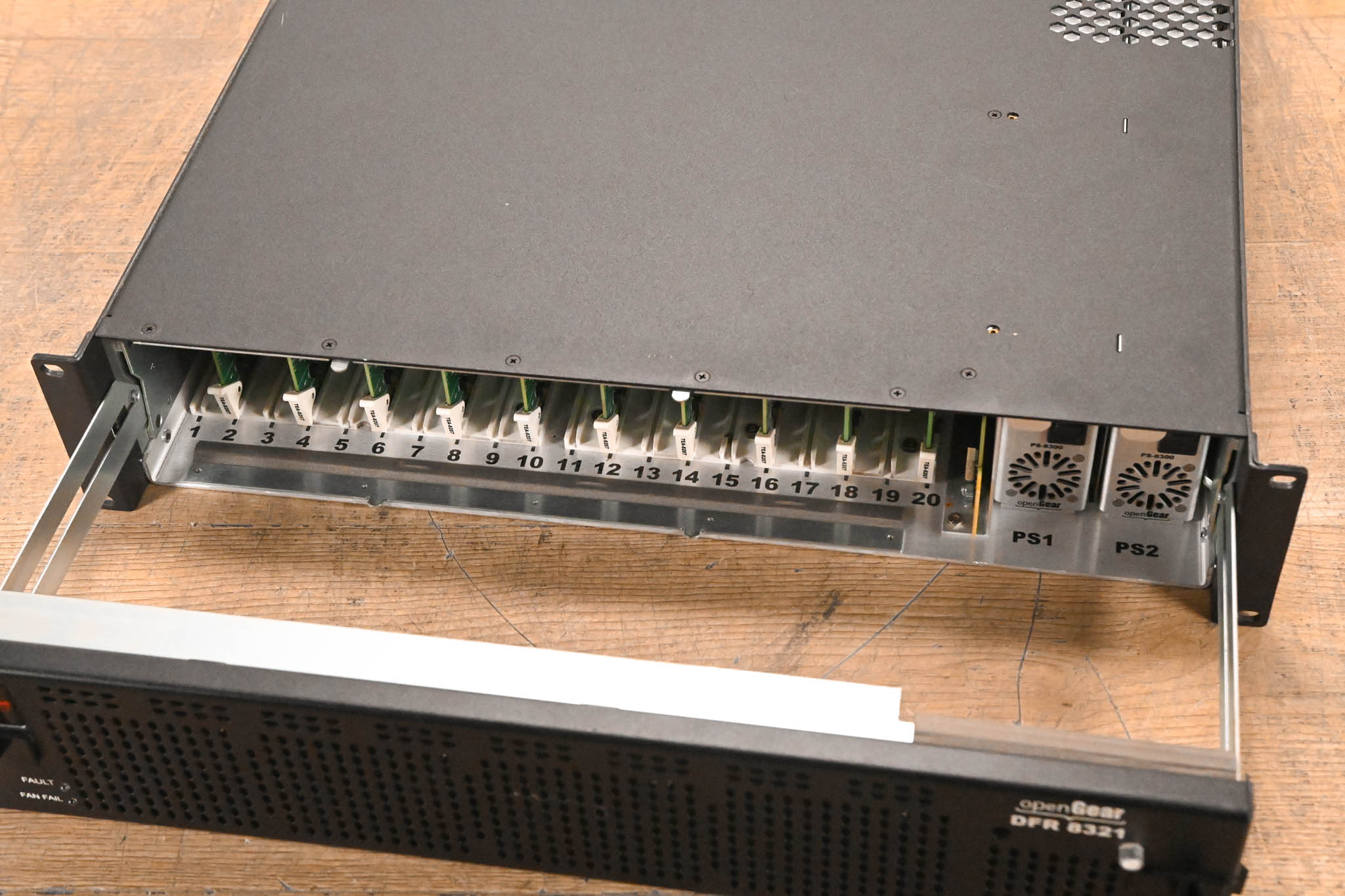 Ross DFR-8321 OpenGear 2RU Module Frame with Cards