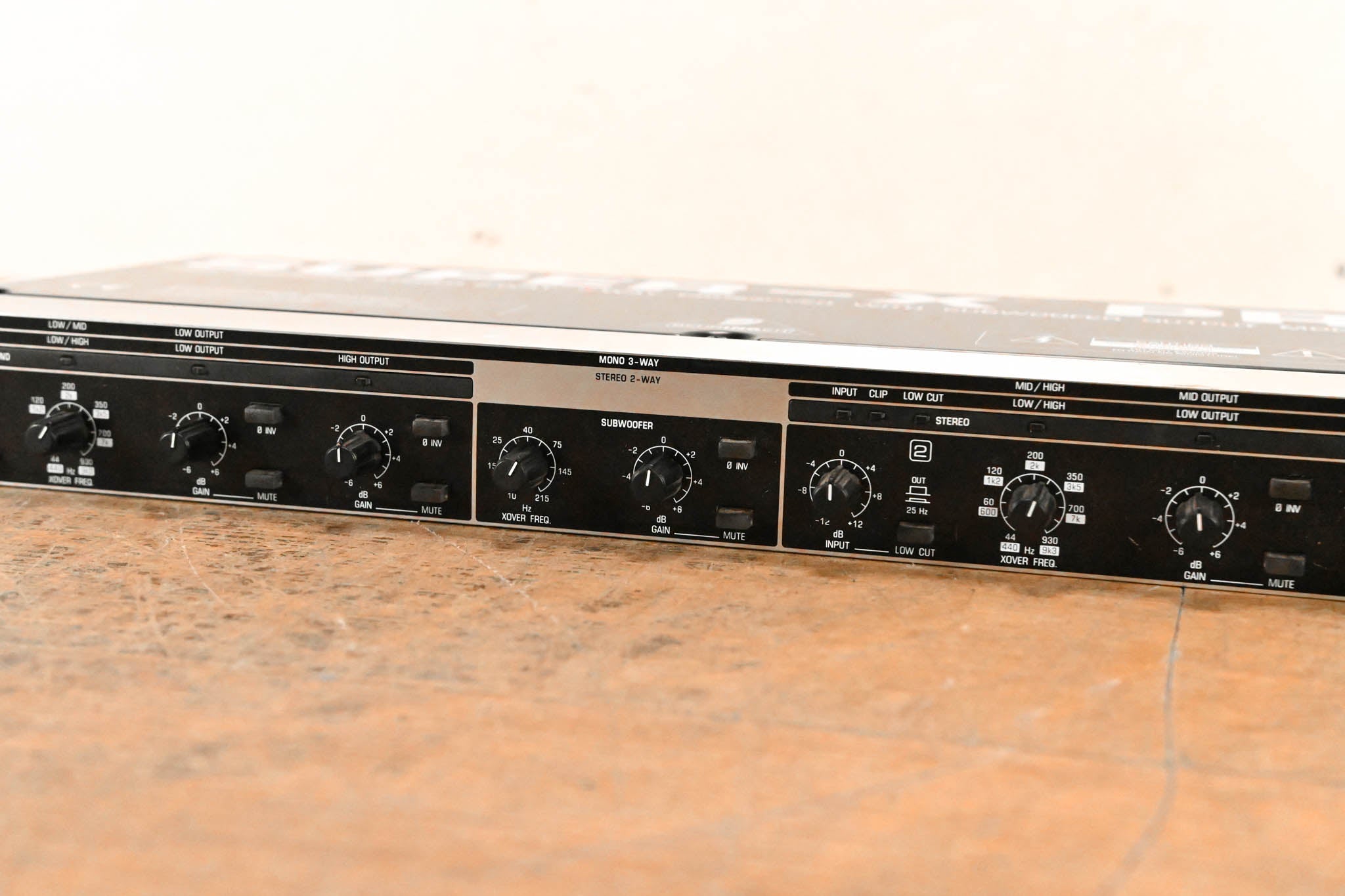 Behringer SUPER-X PRO CX2310 Stereo 2-Way/Mono 3-Way Crossover