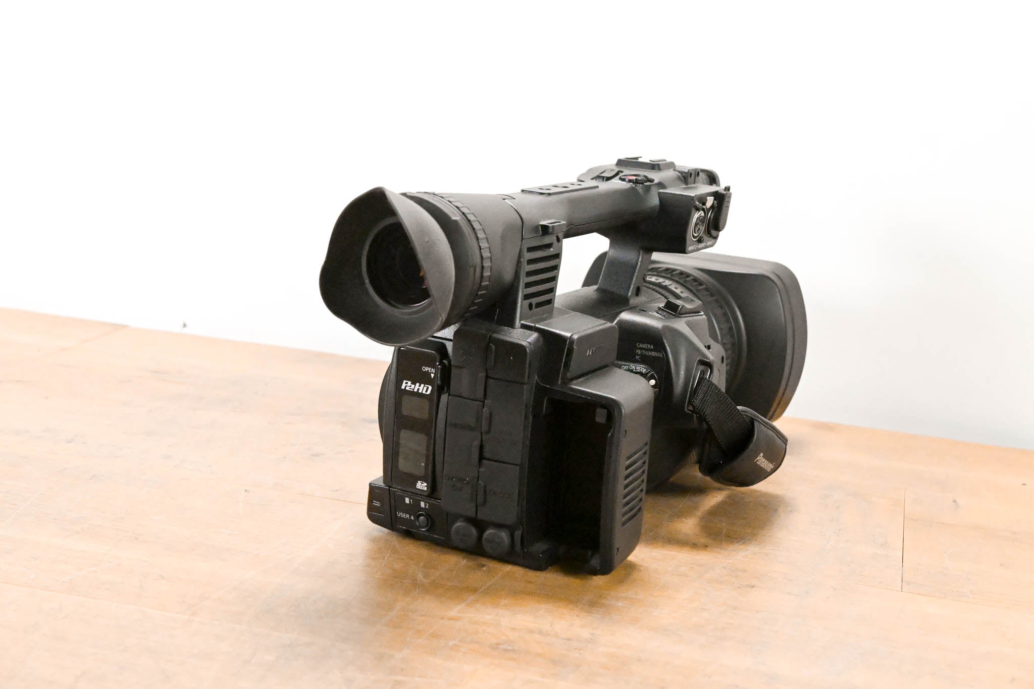 Panasonic AG-HPX250P P2 HD Handheld Camcorder