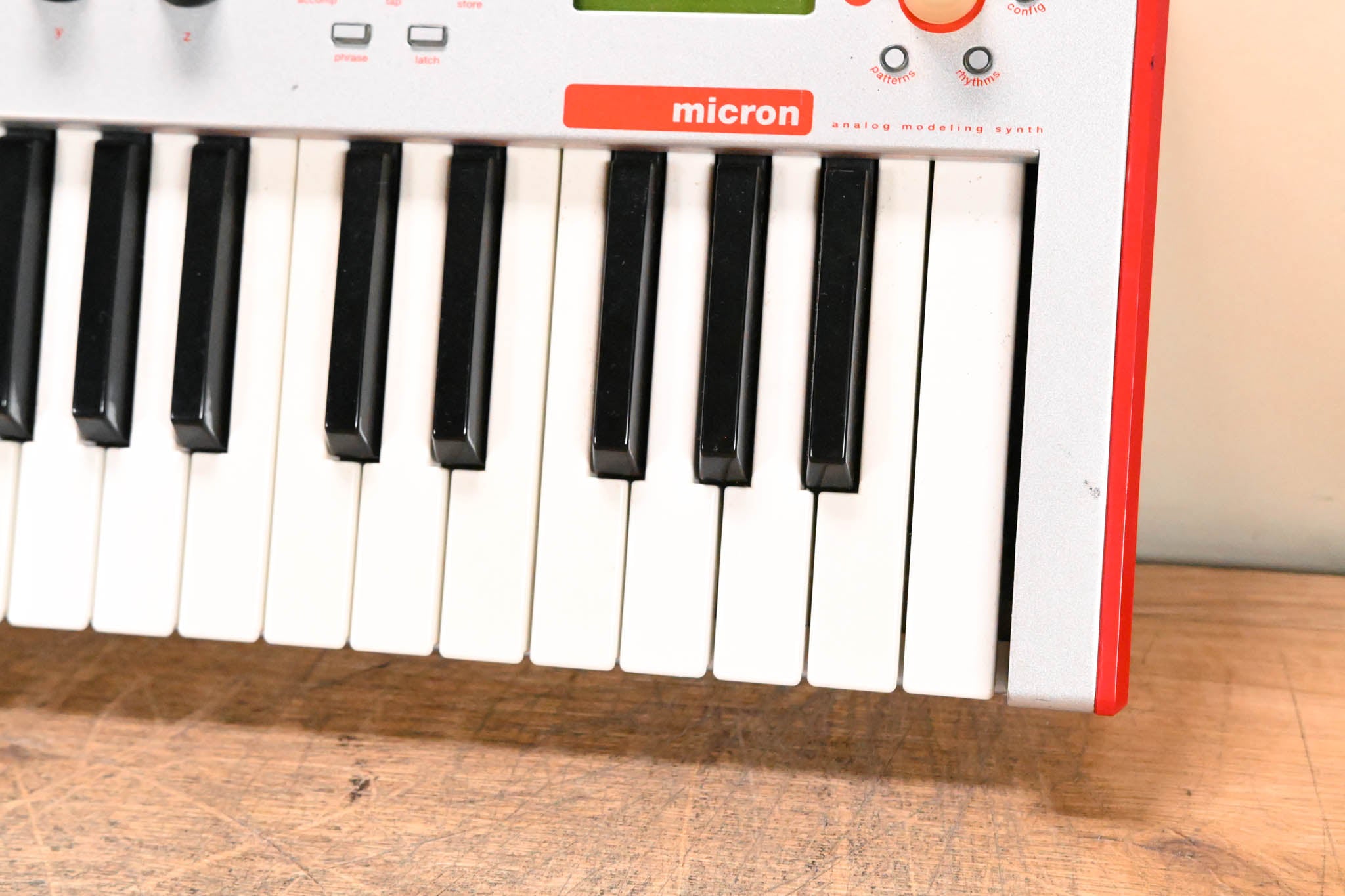 Alesis Micron 37-Key Analog Modeling Synthesizer (NO POWER SUPPLY)