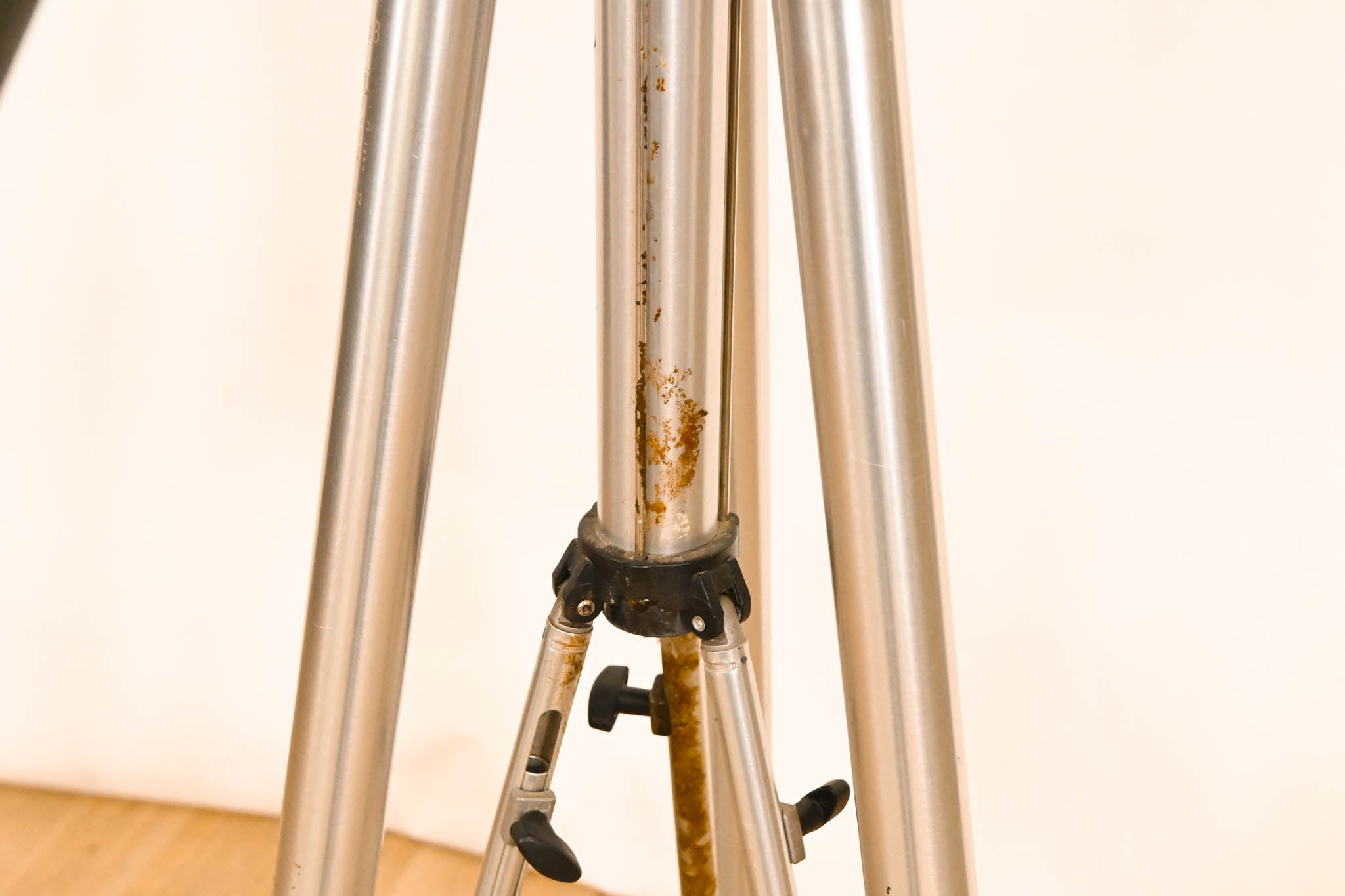 Manfrotto/Bogen 3068 Video Tripod with 3066 Fluid Head