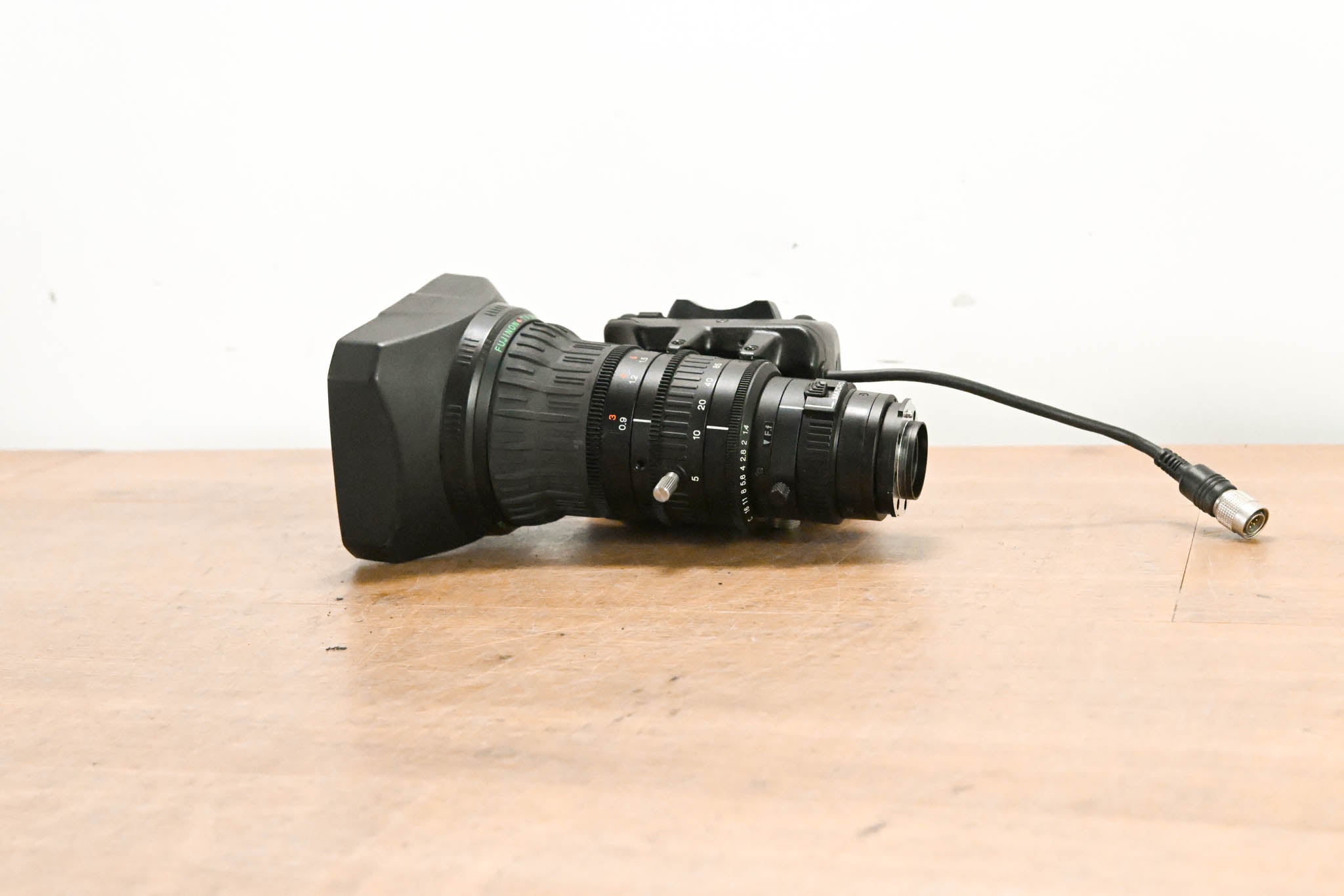 Fujinon Th17x5BRMU Broadcast Zoom Lens - 1:1.4/5-85mm